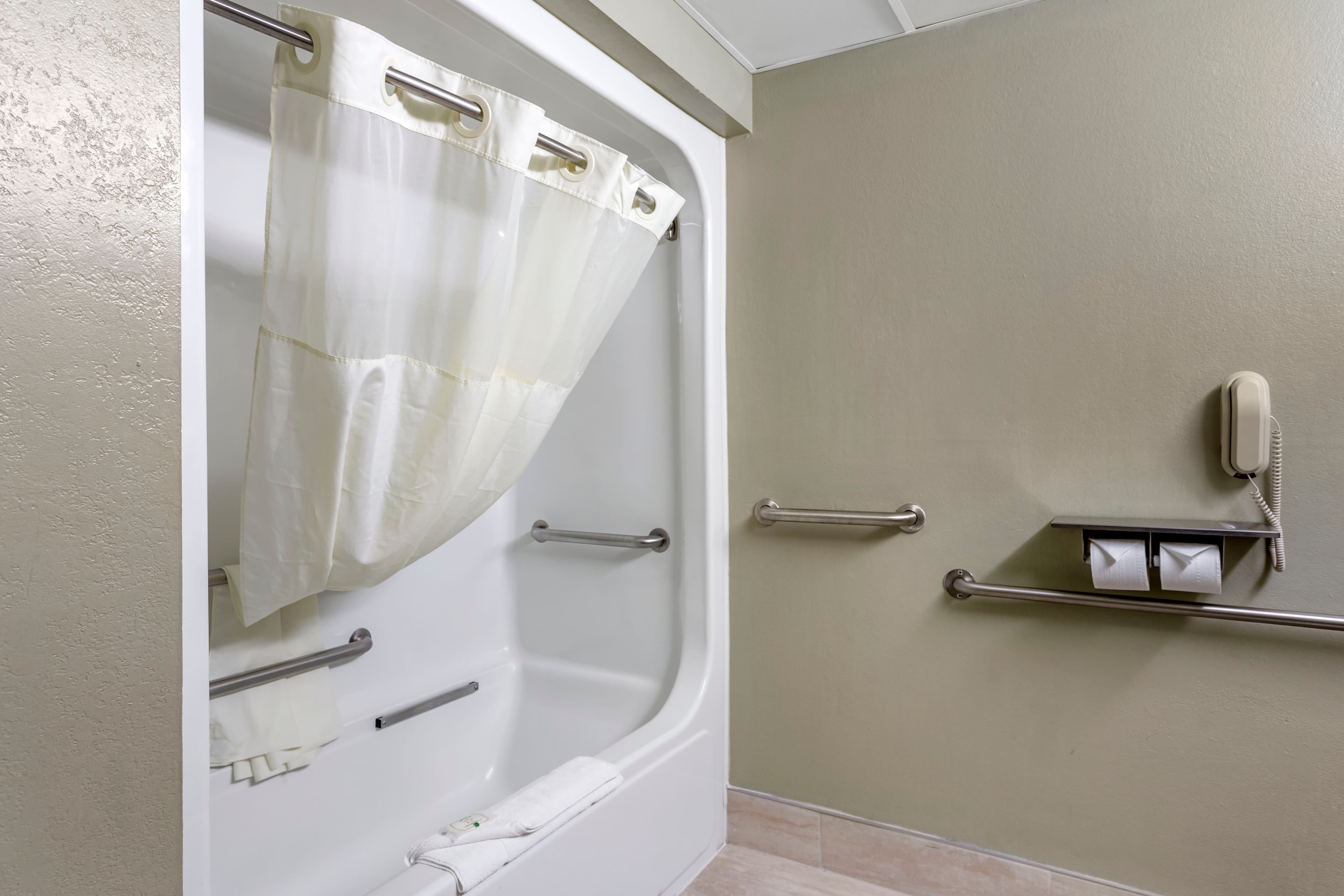 Quality Inn St. Robert - Ft. Leonard Wood - Image 5