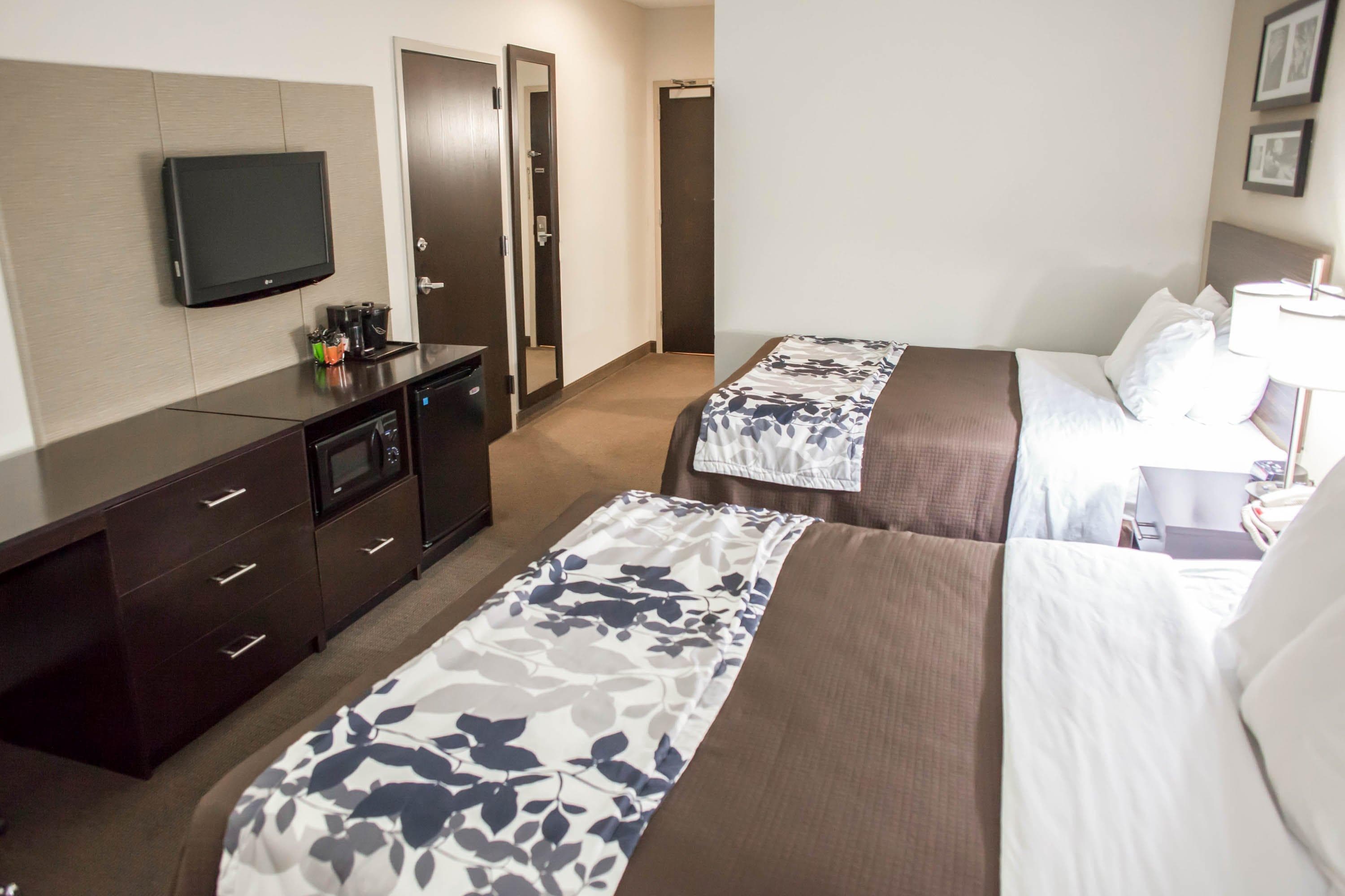Sleep Inn & Suites Indoor Waterpark — 6