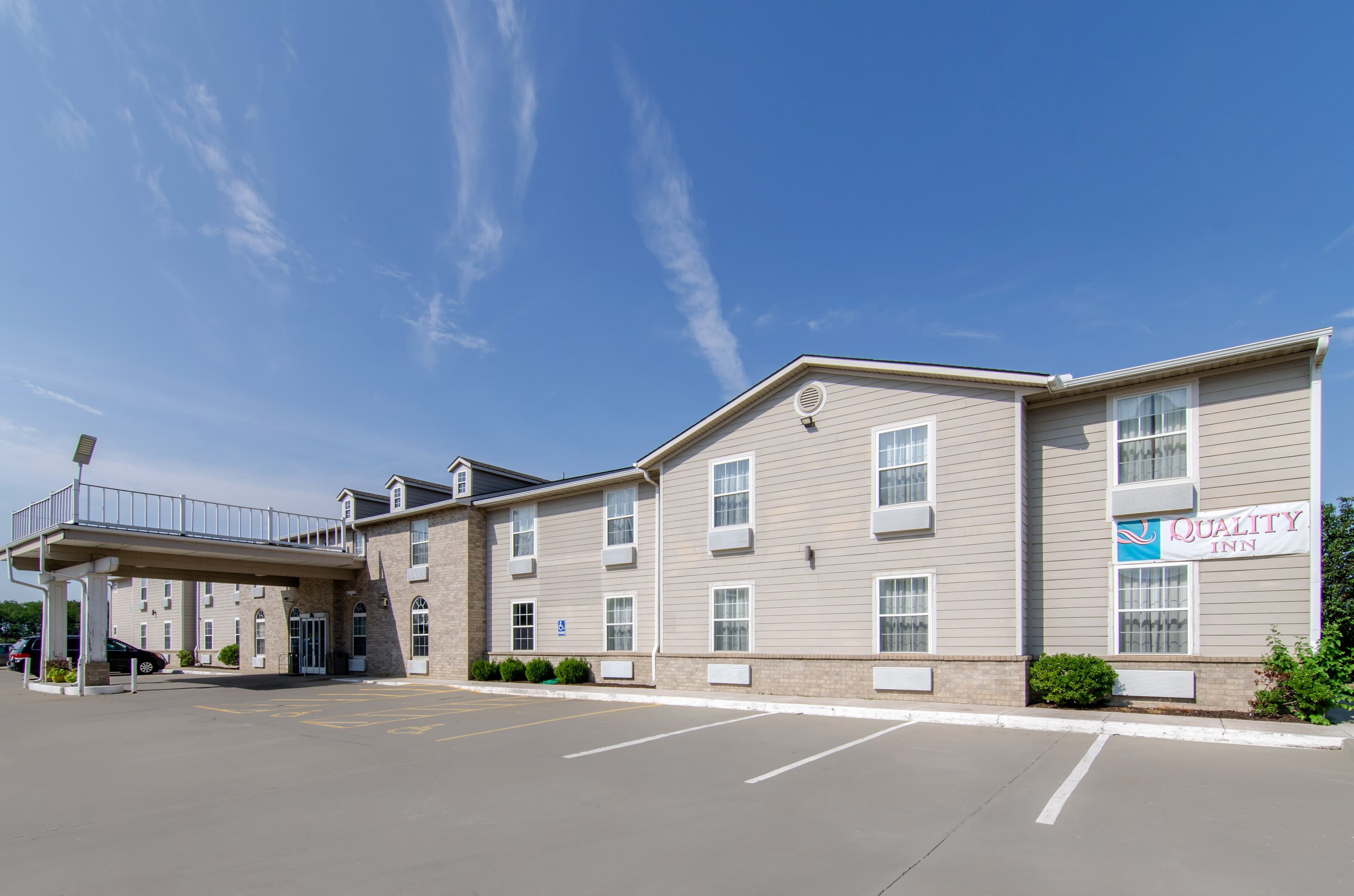 Quality Inn Kearney - Liberty - Image 1