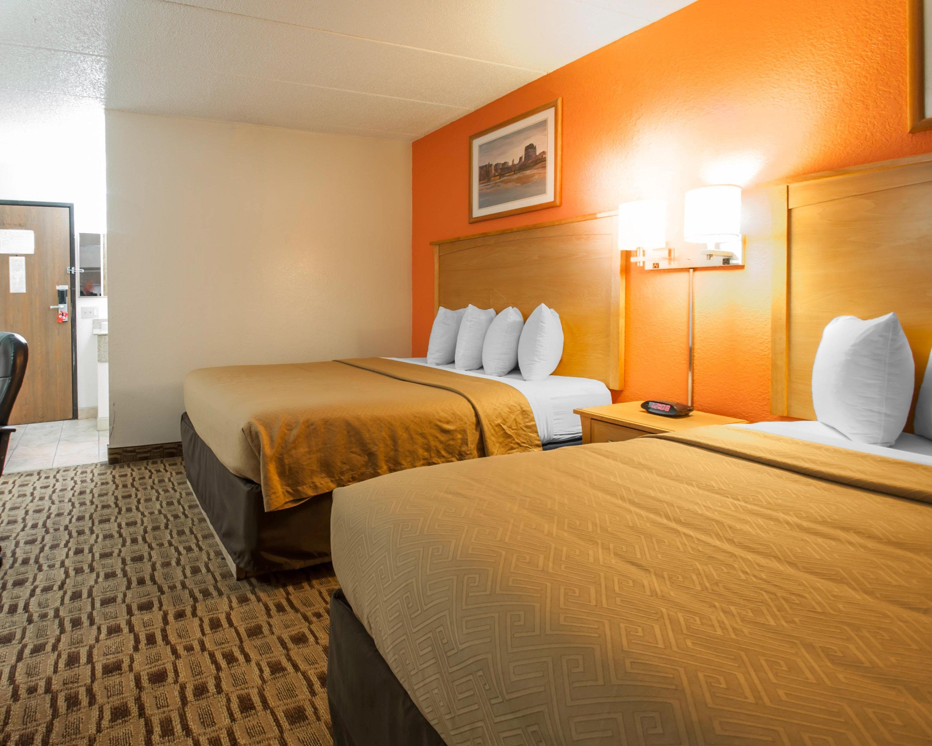 Econo Lodge Kansas City Downtown North — 15