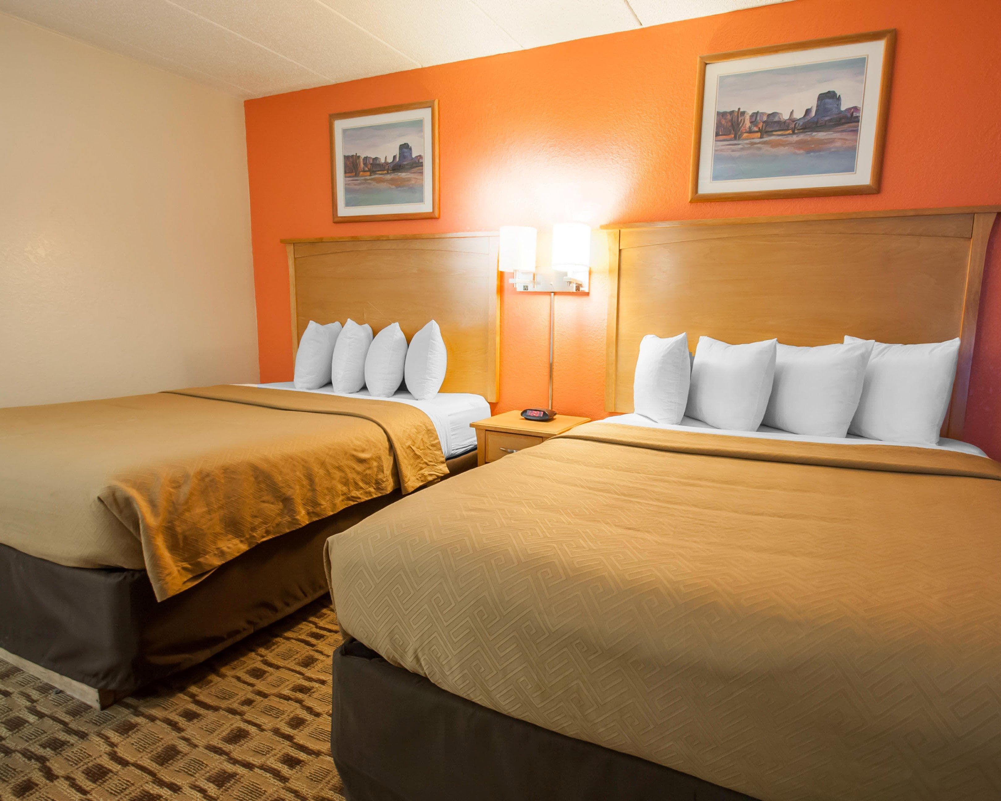 Econo Lodge Kansas City Downtown North — 17