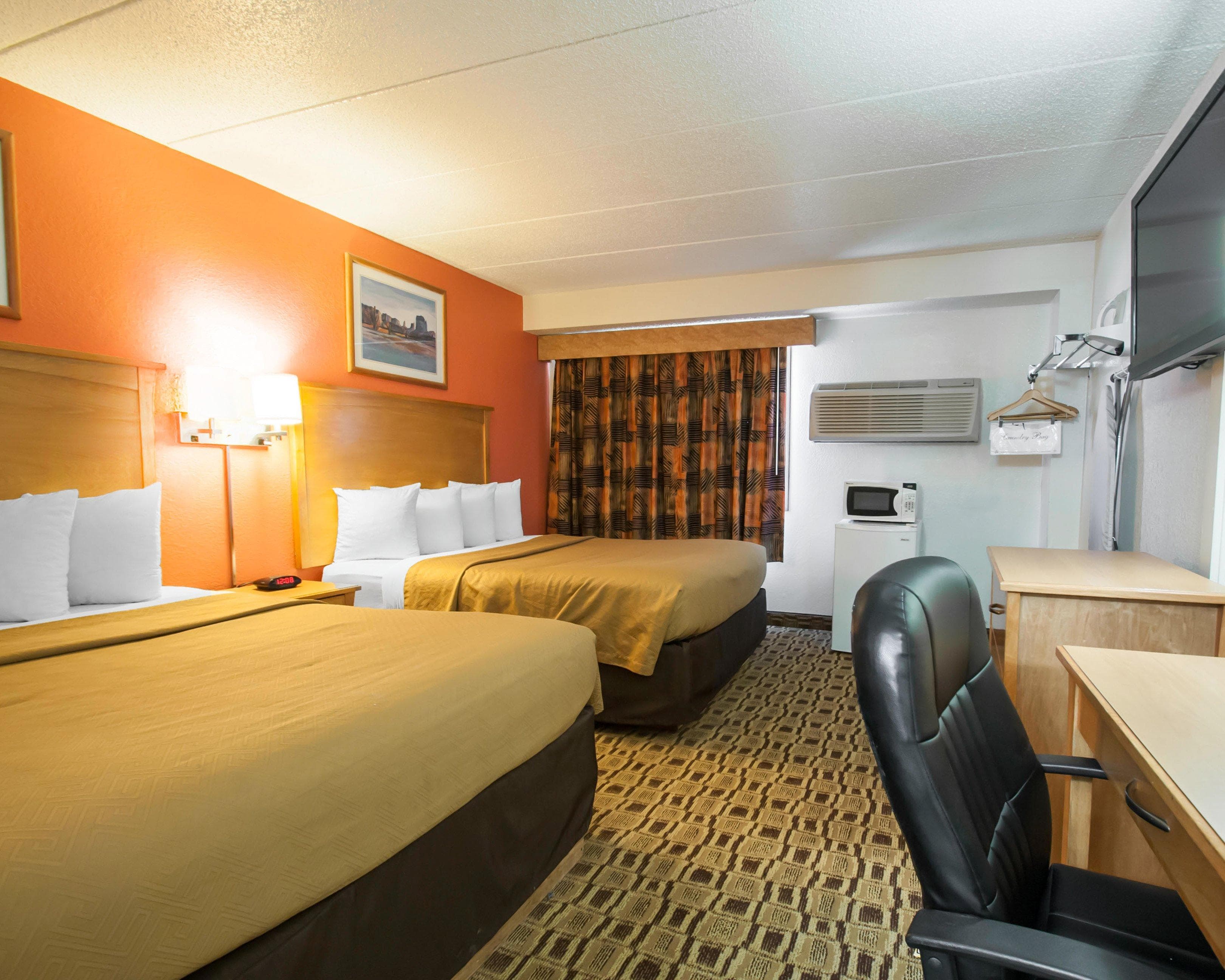 Econo Lodge Kansas City Downtown North - Image 1
