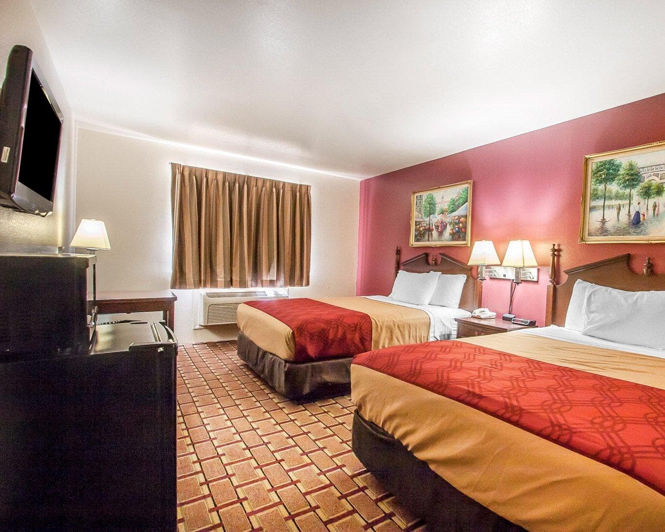 Econo Lodge Dexter — 11