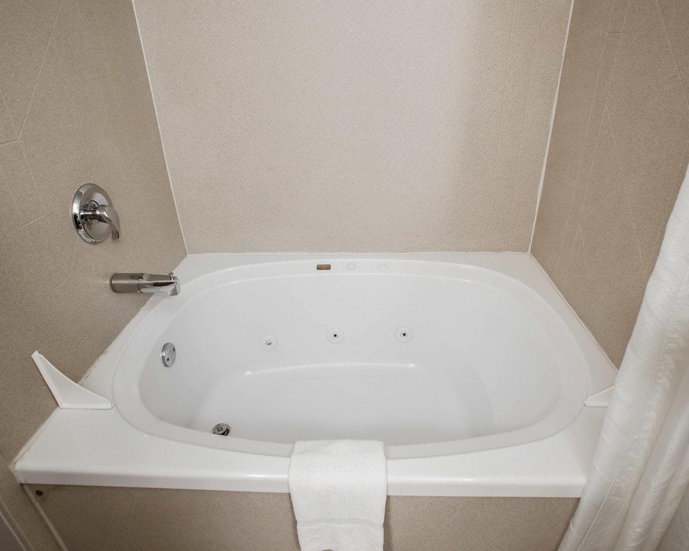 Comfort Inn Lees Summit @ Hwy 50 & Hwy 291 — 16