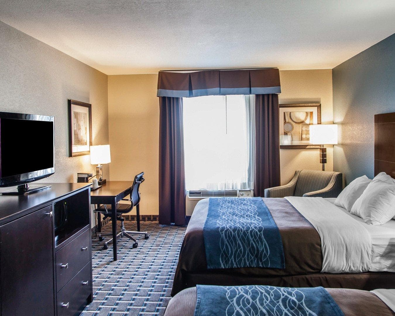 Comfort Inn Lees Summit @ Hwy 50 & Hwy 291 — 7