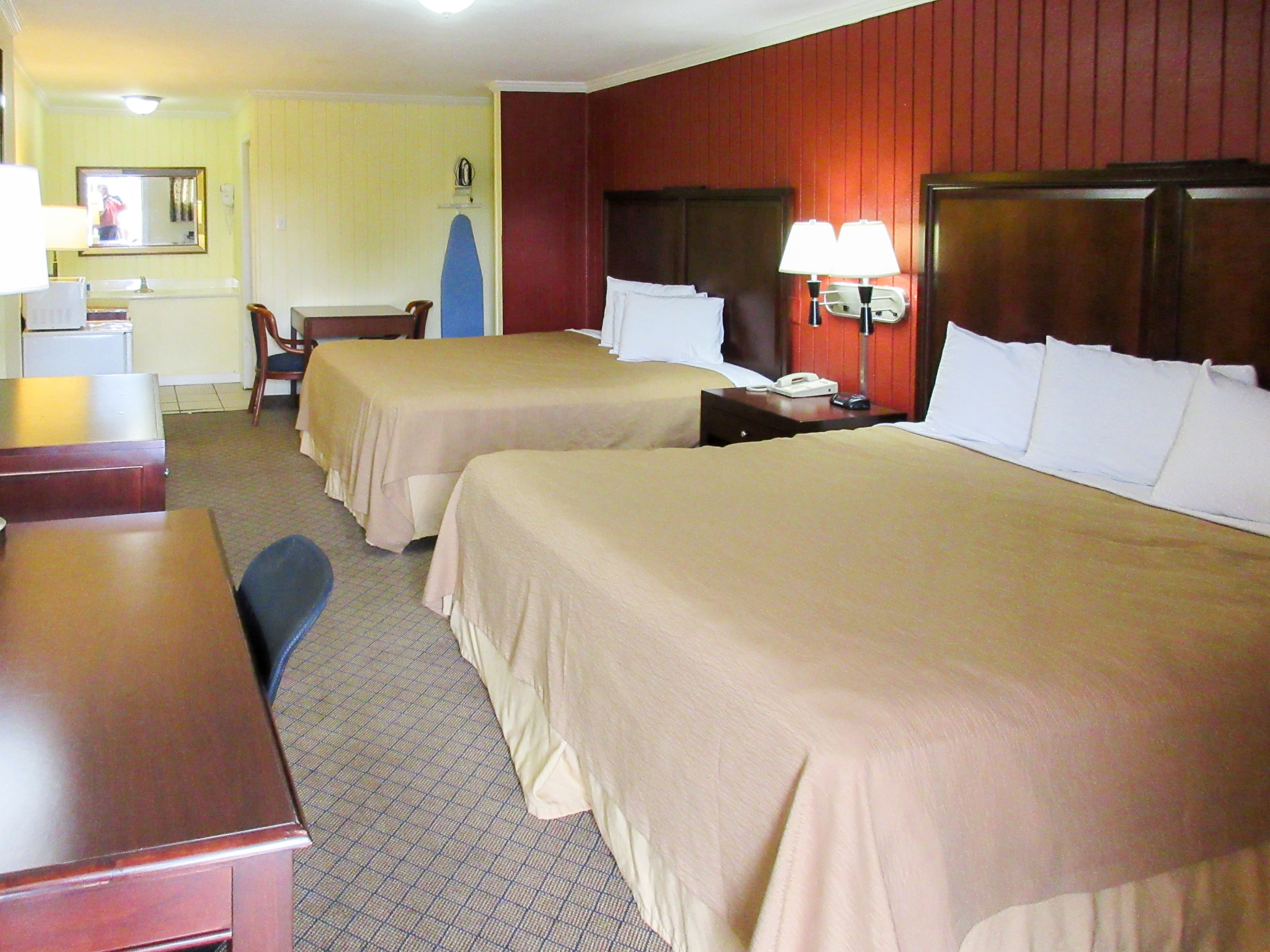 Rodeway Inn Kansas City Downtown Area — 11