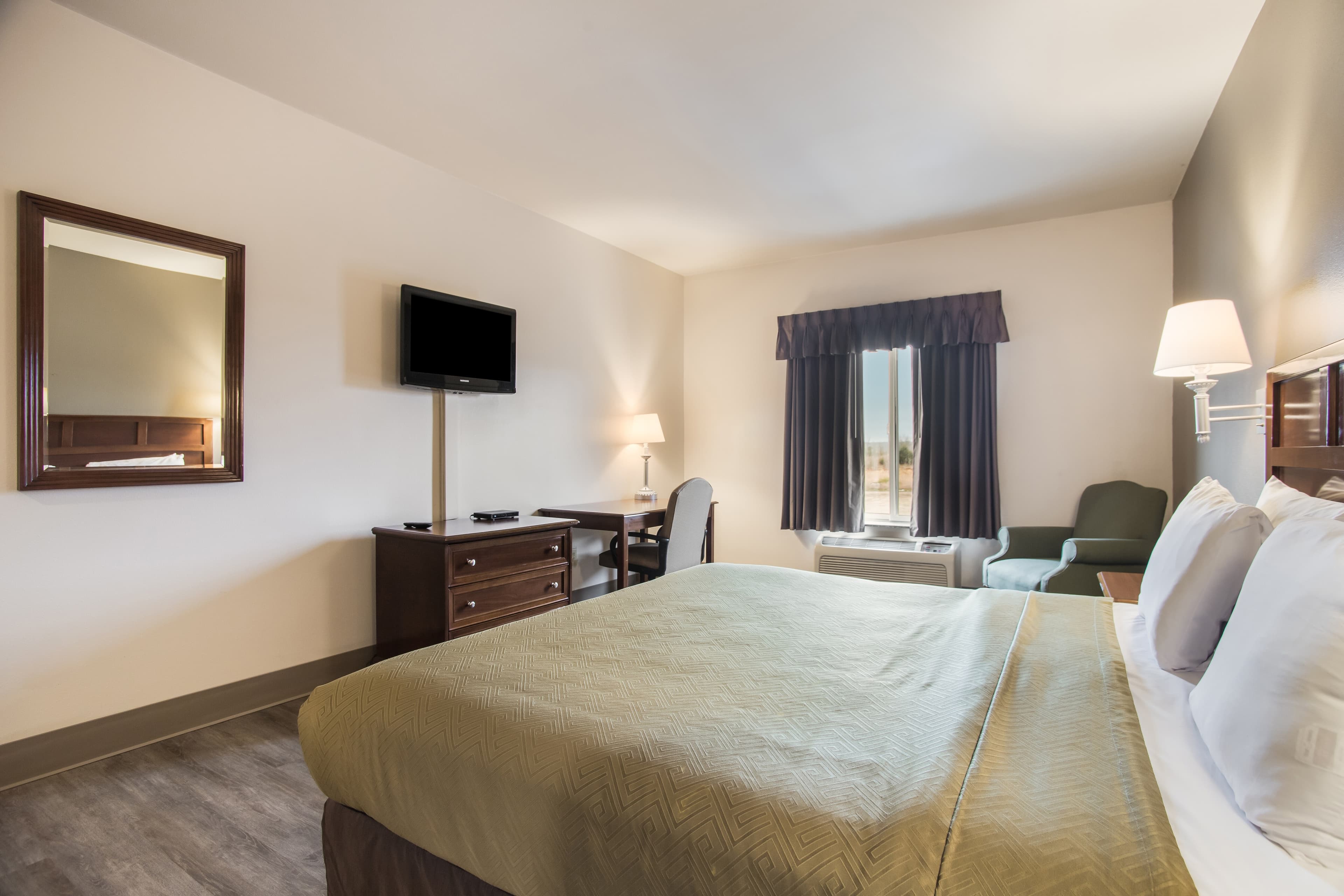 Econo Lodge Anderson — 9