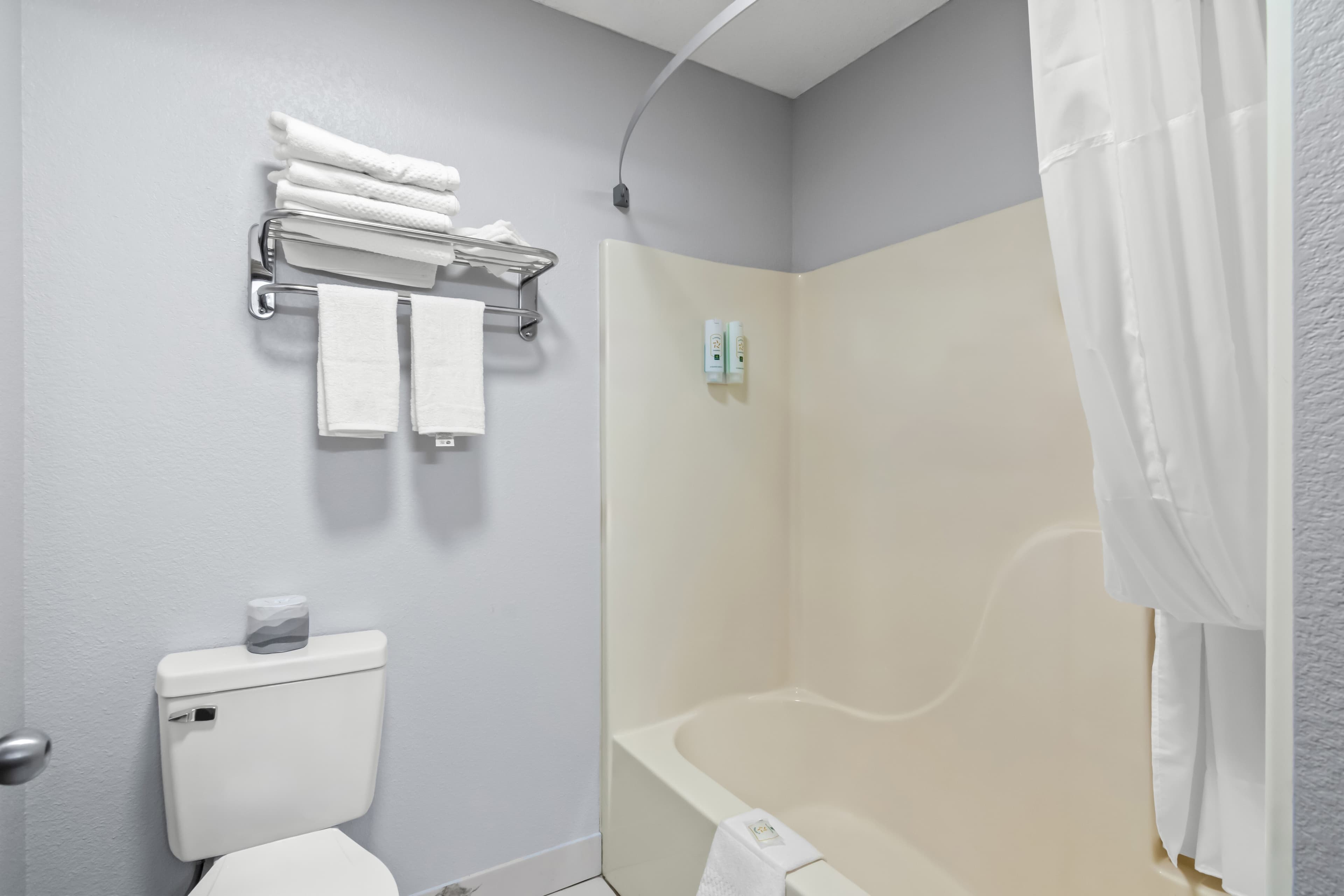 Quality Inn Neosho — 8
