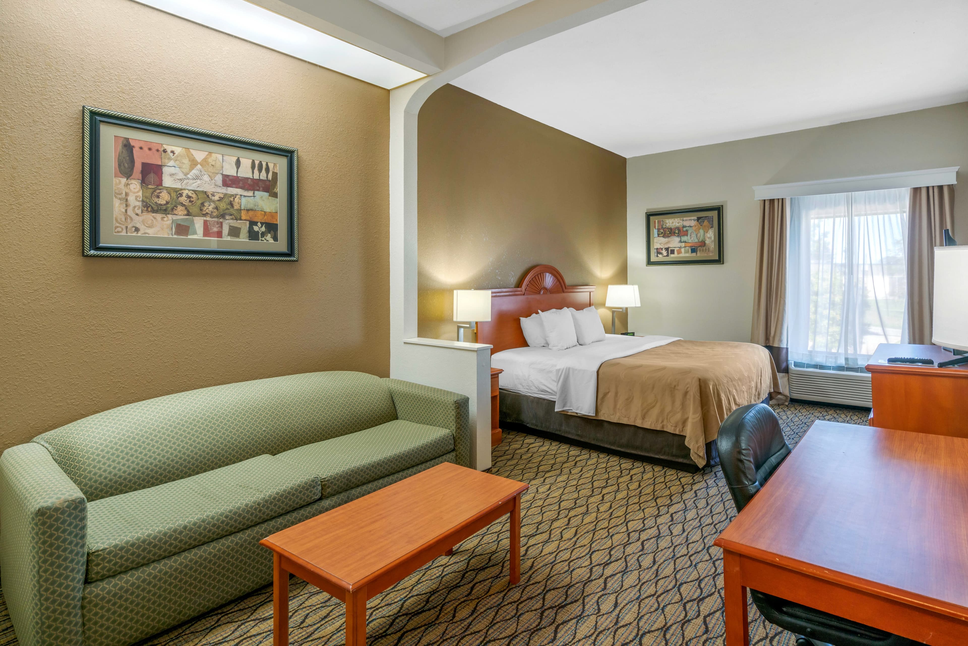Quality Inn & Suites Jefferson City — 11