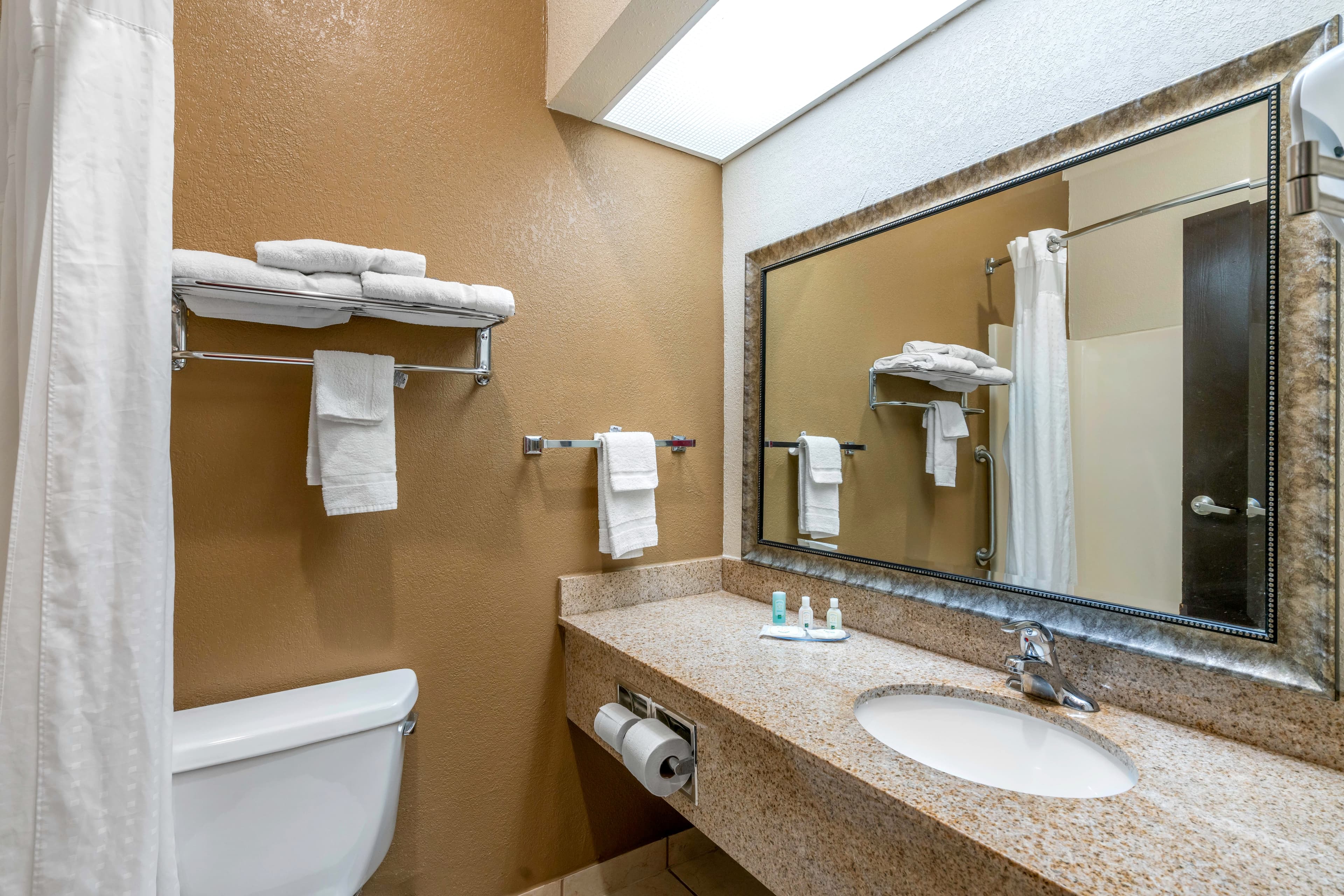 Quality Inn & Suites Jefferson City — 19