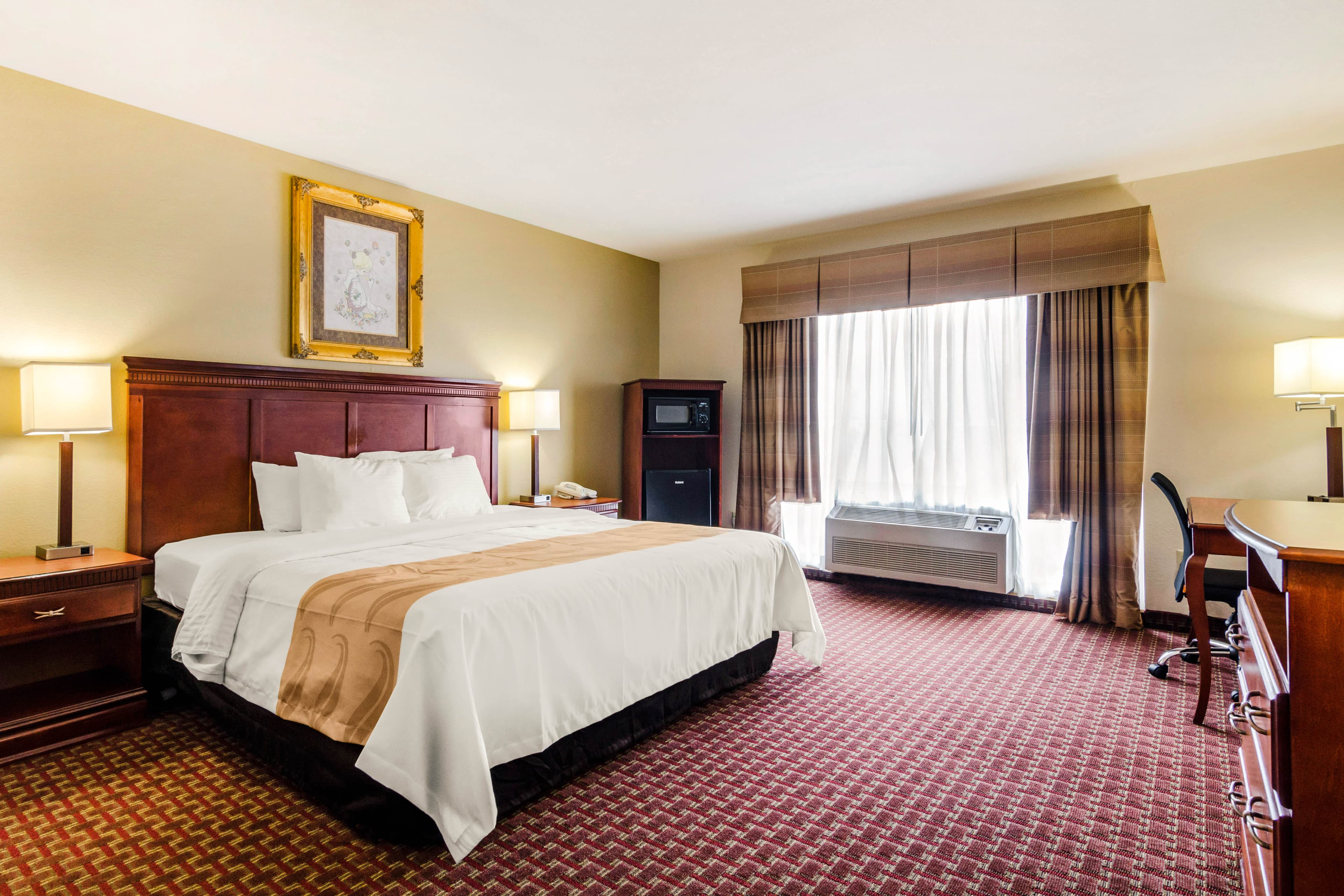 Quality Inn & Suites Carthage near Precious Moments Chapel — 10