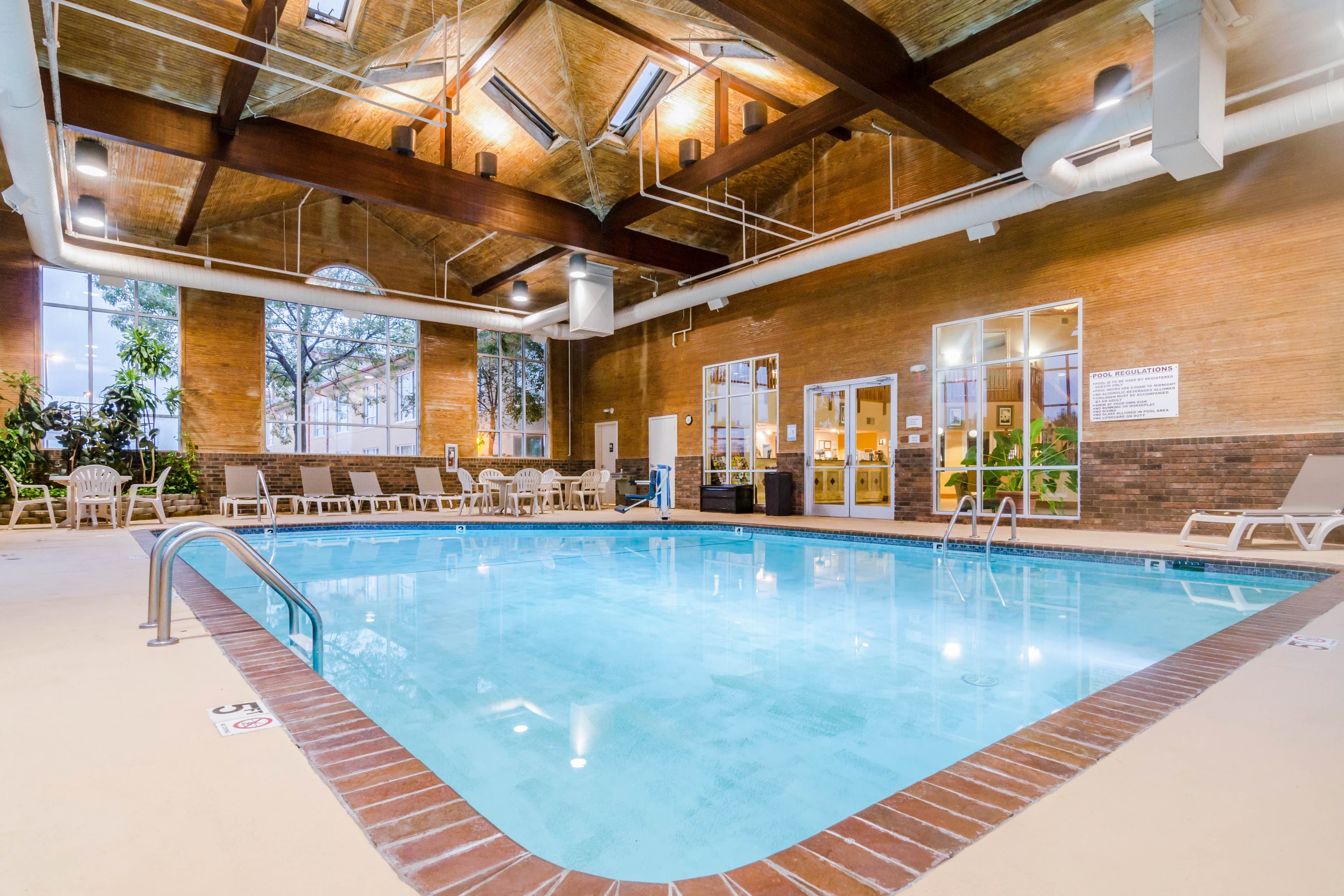 Quality Inn & Suites Carthage near Precious Moments Chapel - Image 1