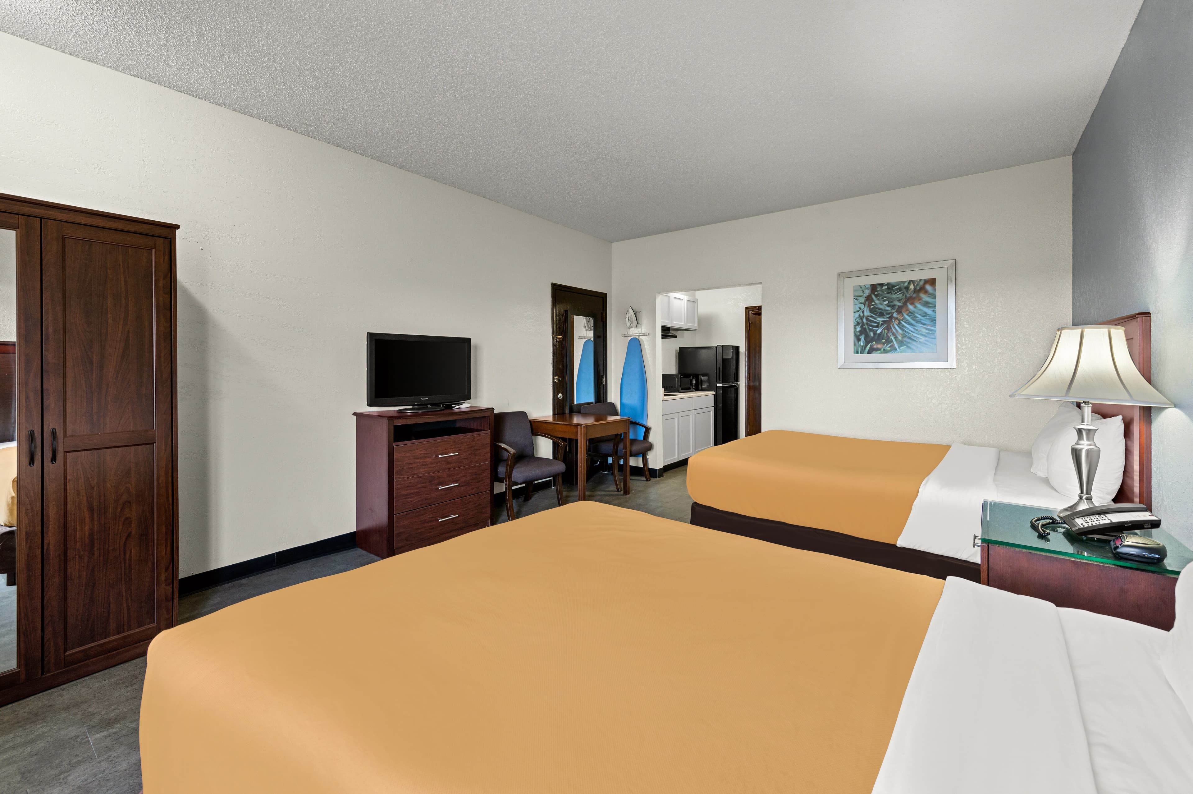 Suburban Studios Kansas City Airport North — 15