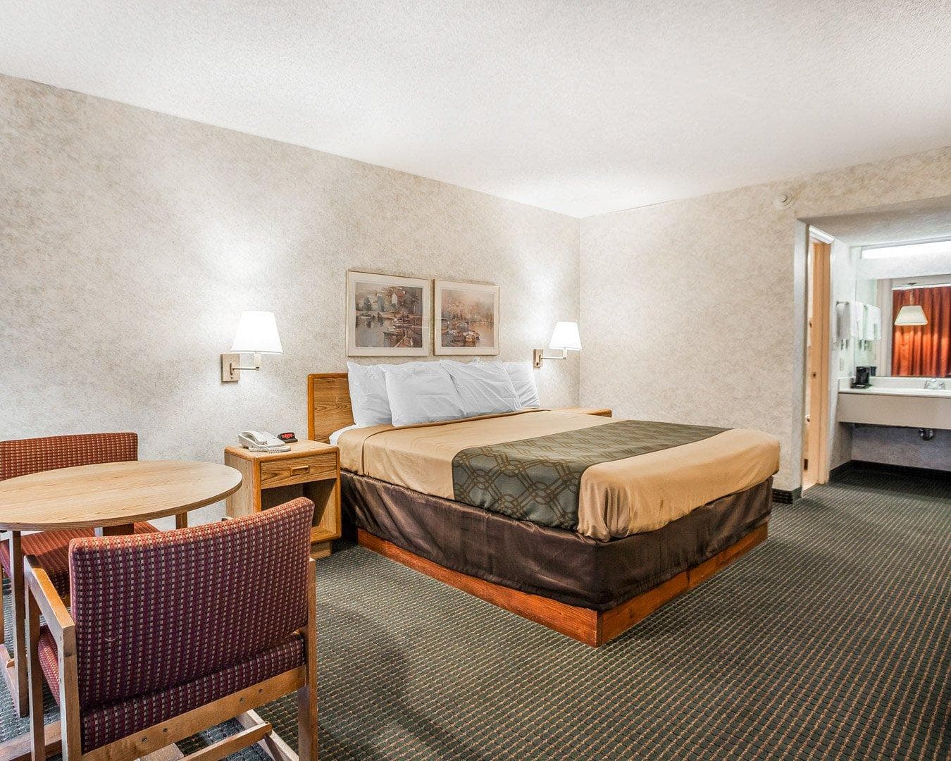 Econo Lodge Jefferson City - Image 2