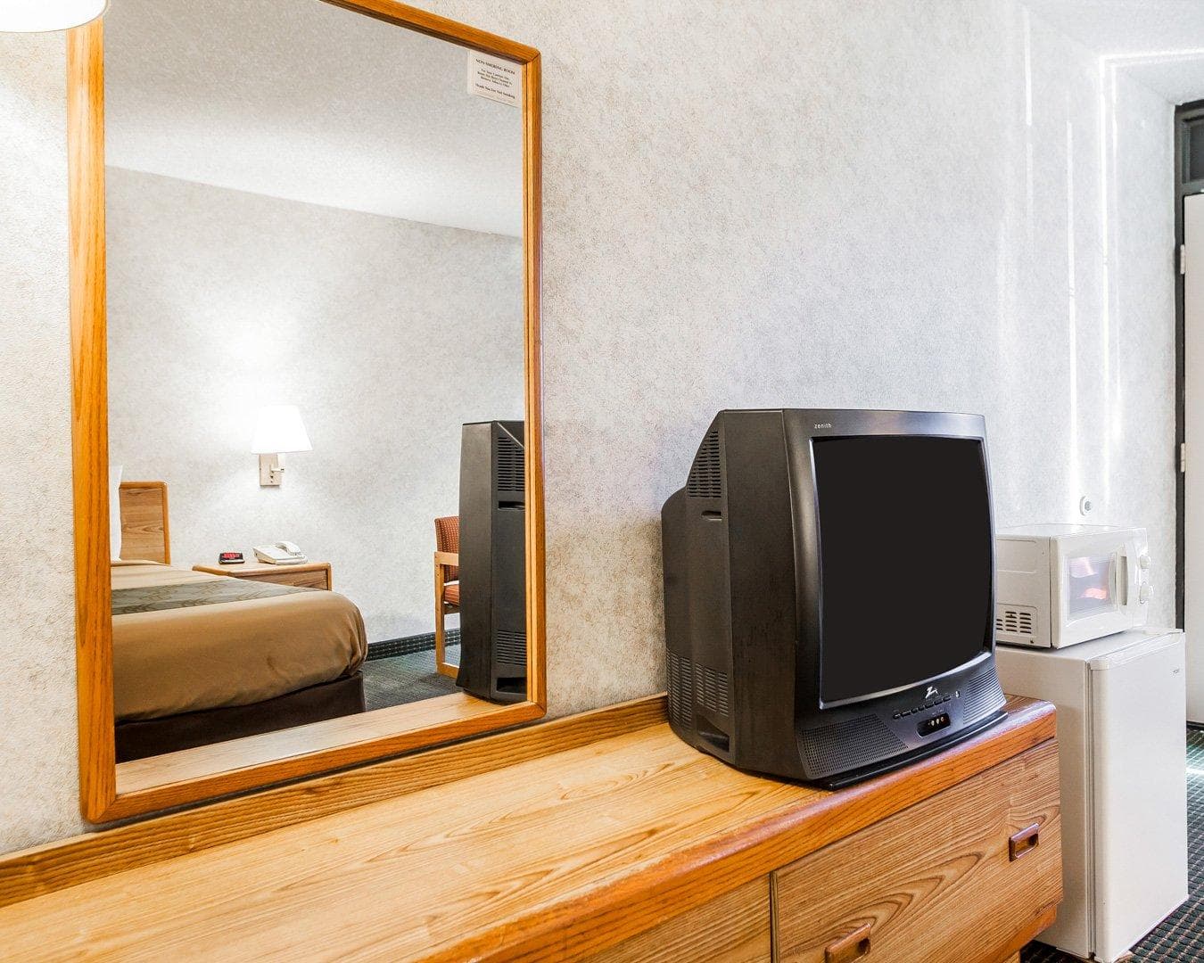 Econo Lodge Jefferson City - Image 5