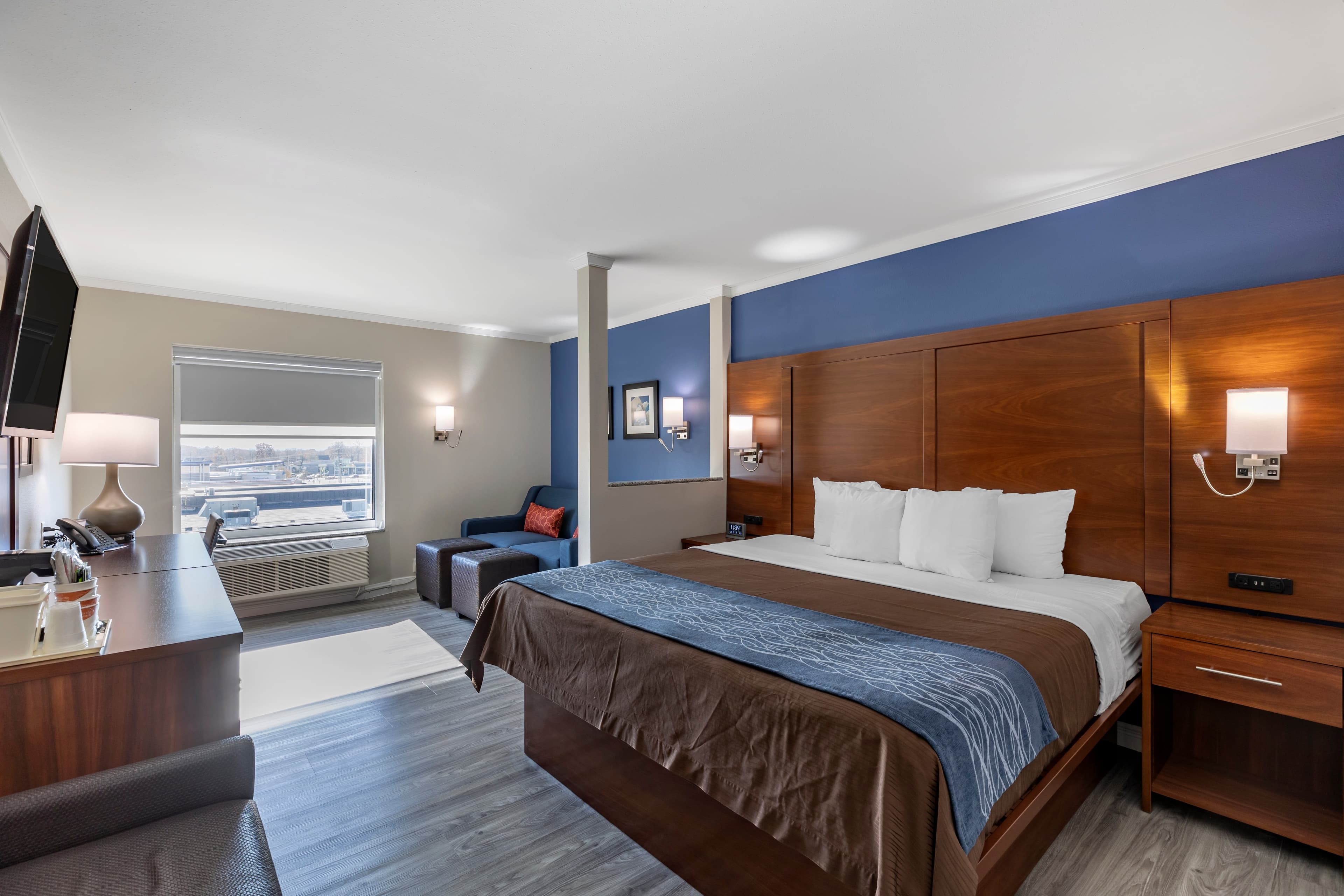 Comfort Suites St. Louis - Sunset Hills - Image 4