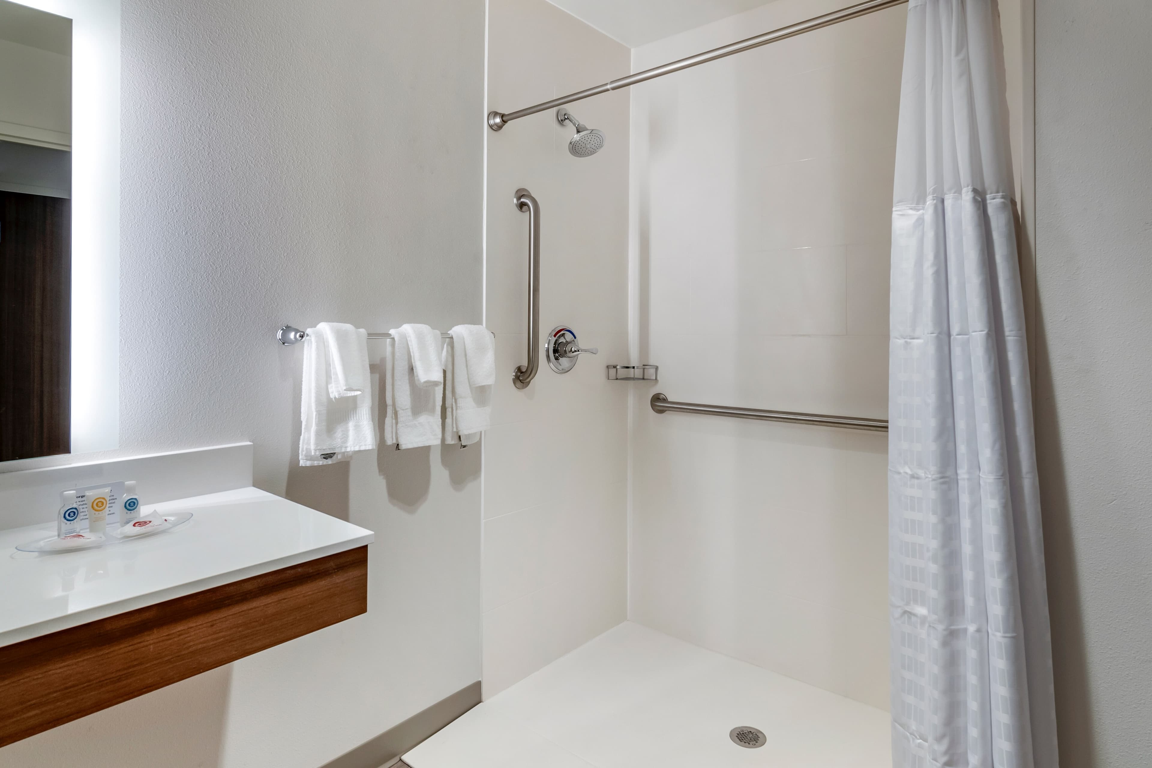 Comfort Suites Grandview - Kansas City — 9