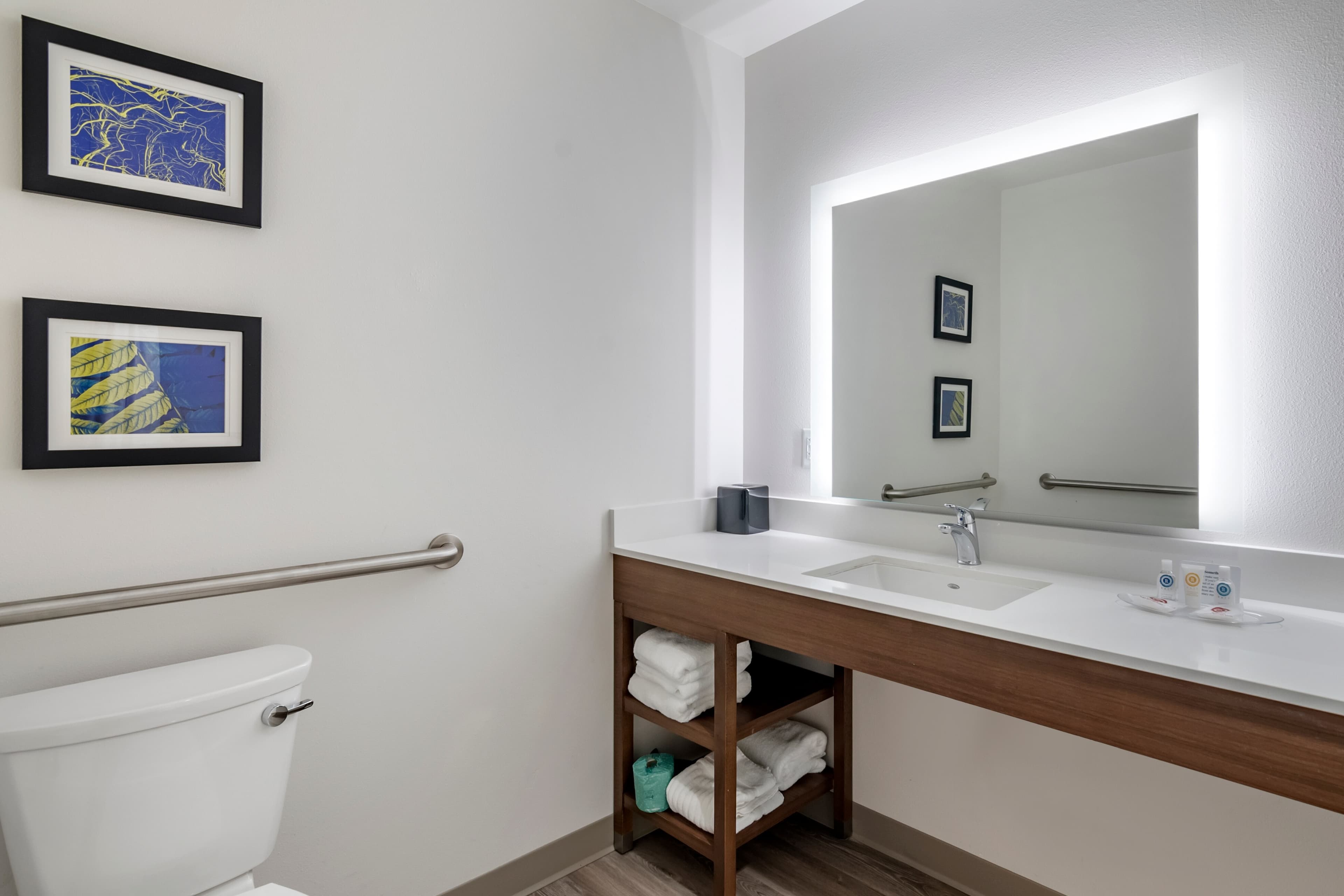 Comfort Suites Grandview - Kansas City — 10