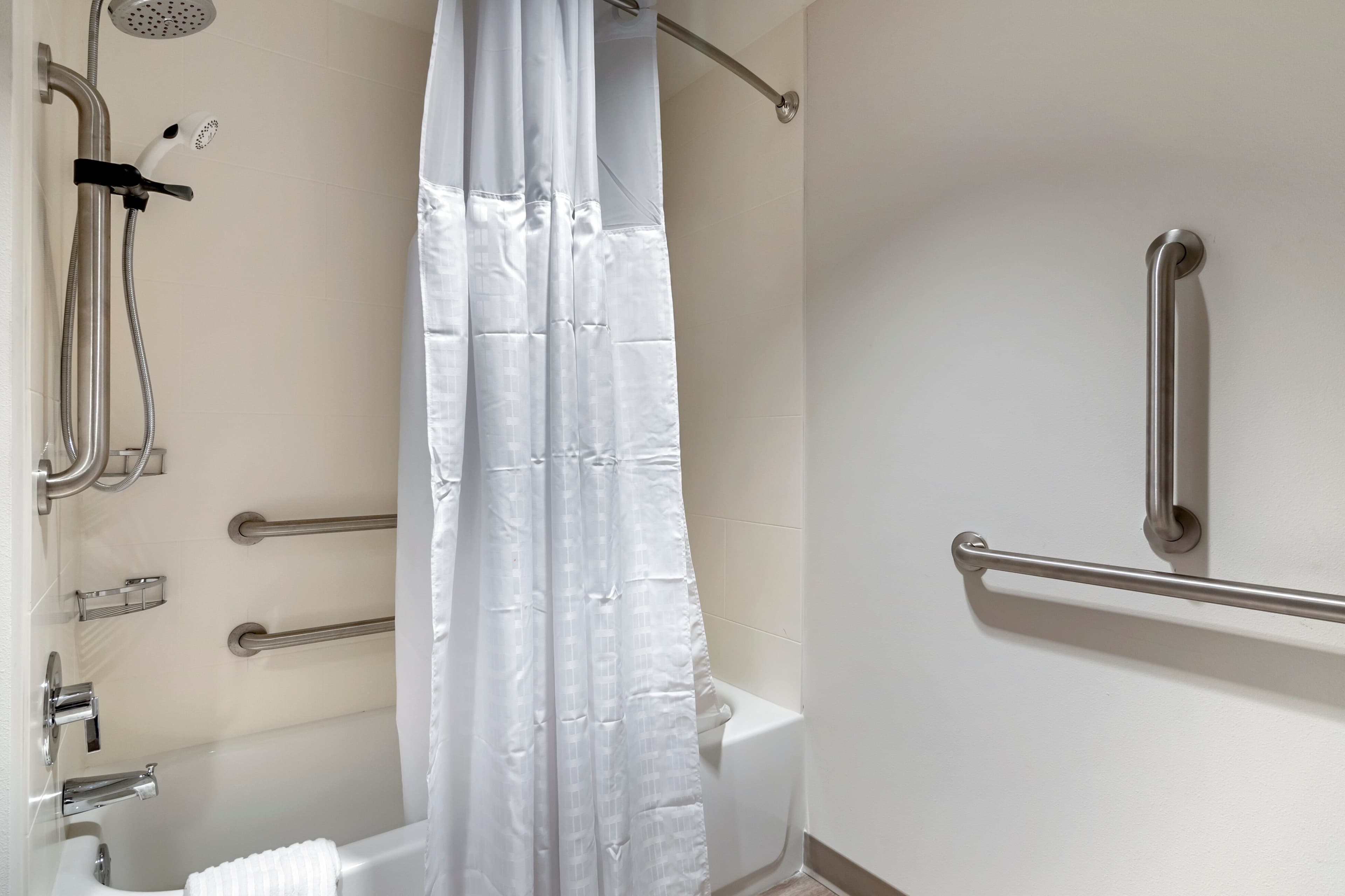 Comfort Suites Grandview - Kansas City — 8