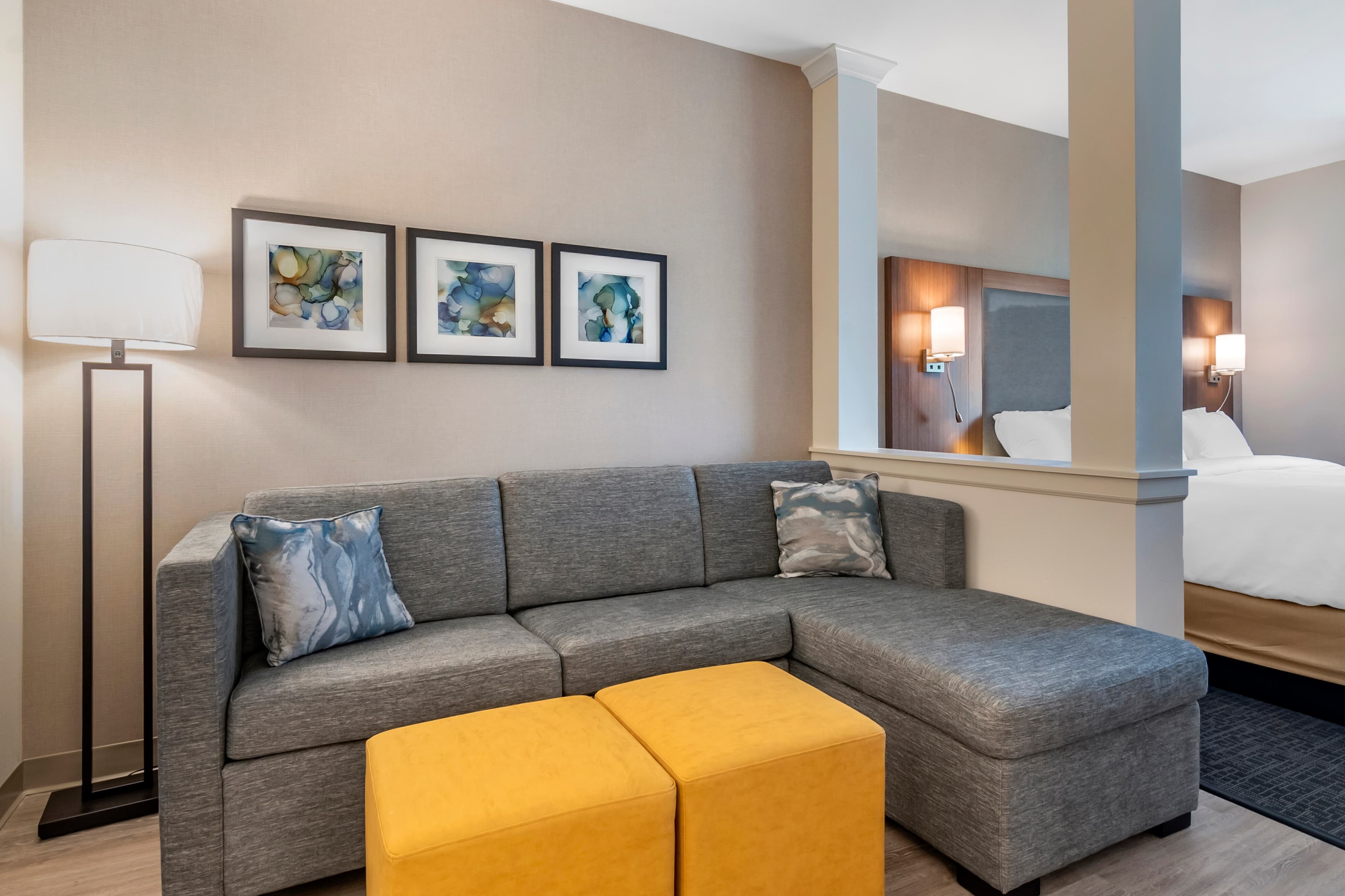 Comfort Suites Grandview - Kansas City - Image 4
