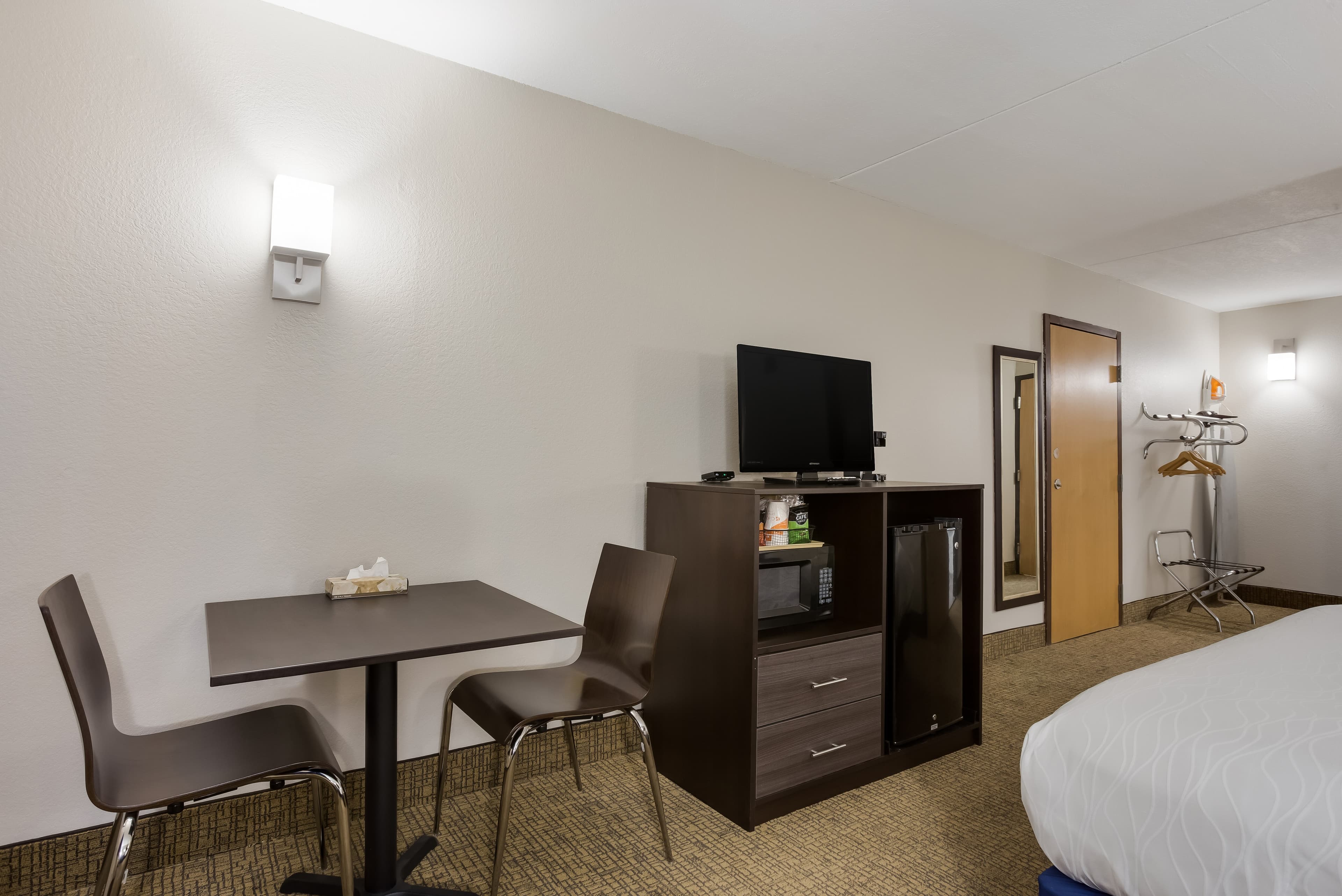 Rodeway Inn Branson, Brick House - Image 4