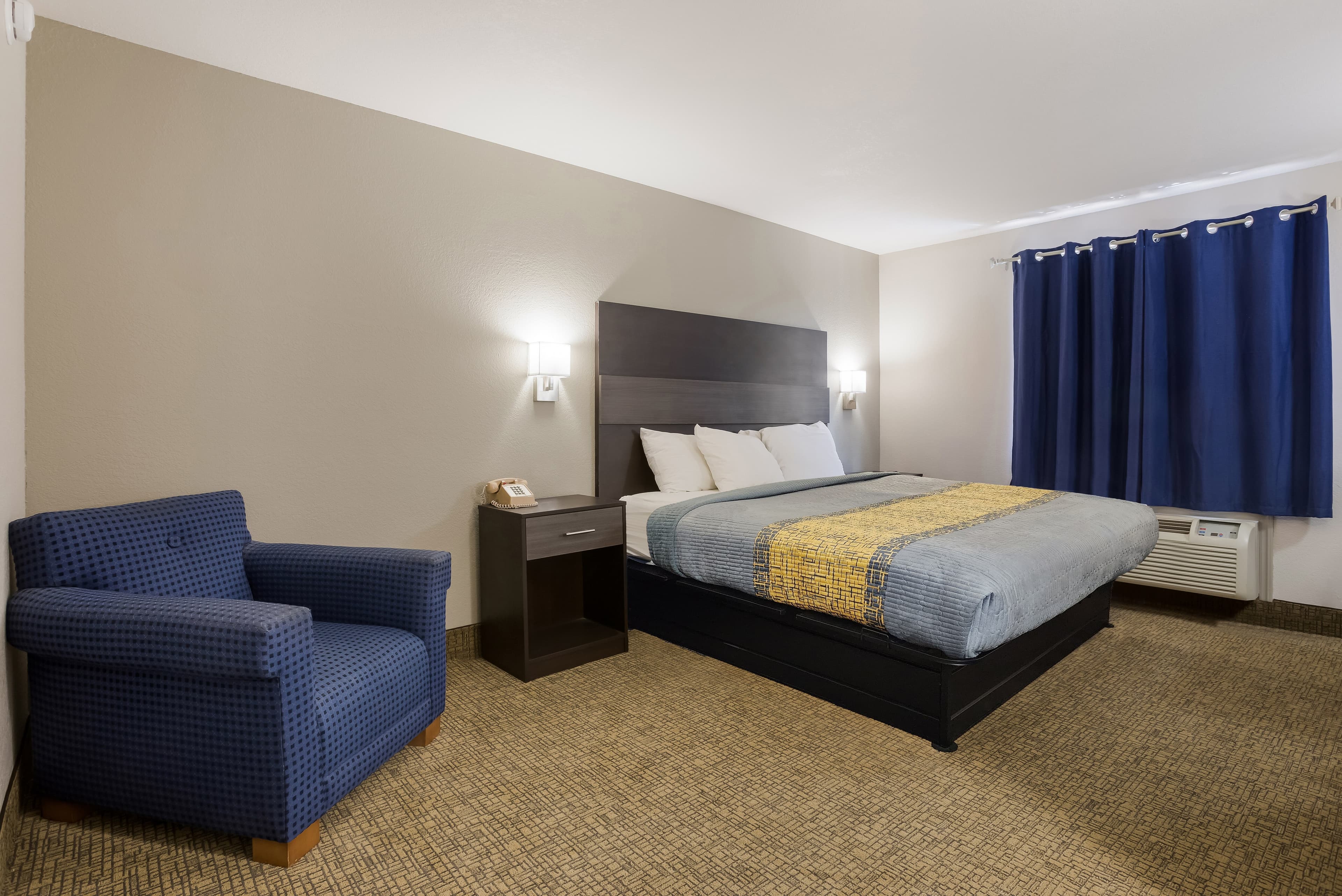 Rodeway Inn Branson, Brick House — 6