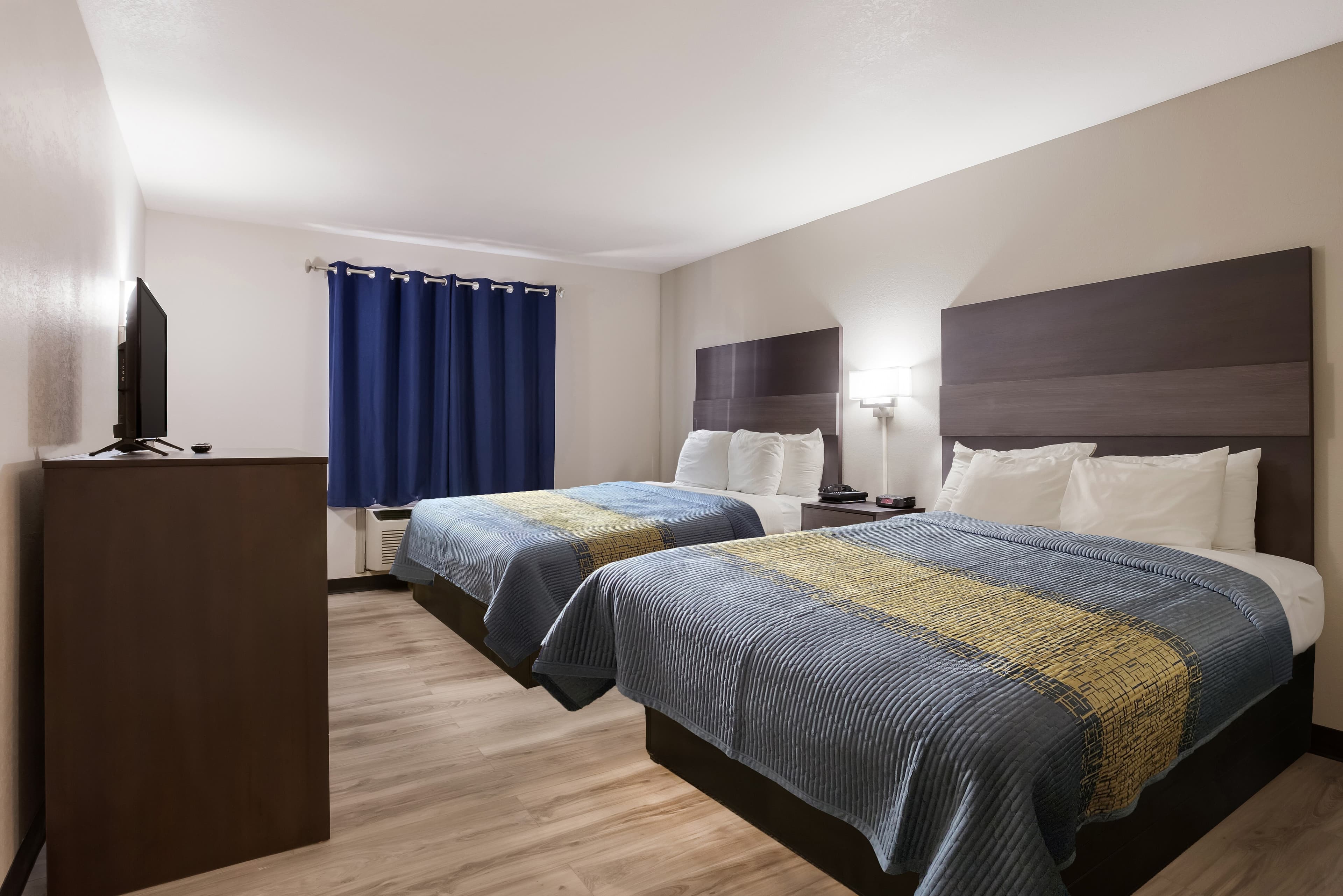 Rodeway Inn Branson, Brick House — 10