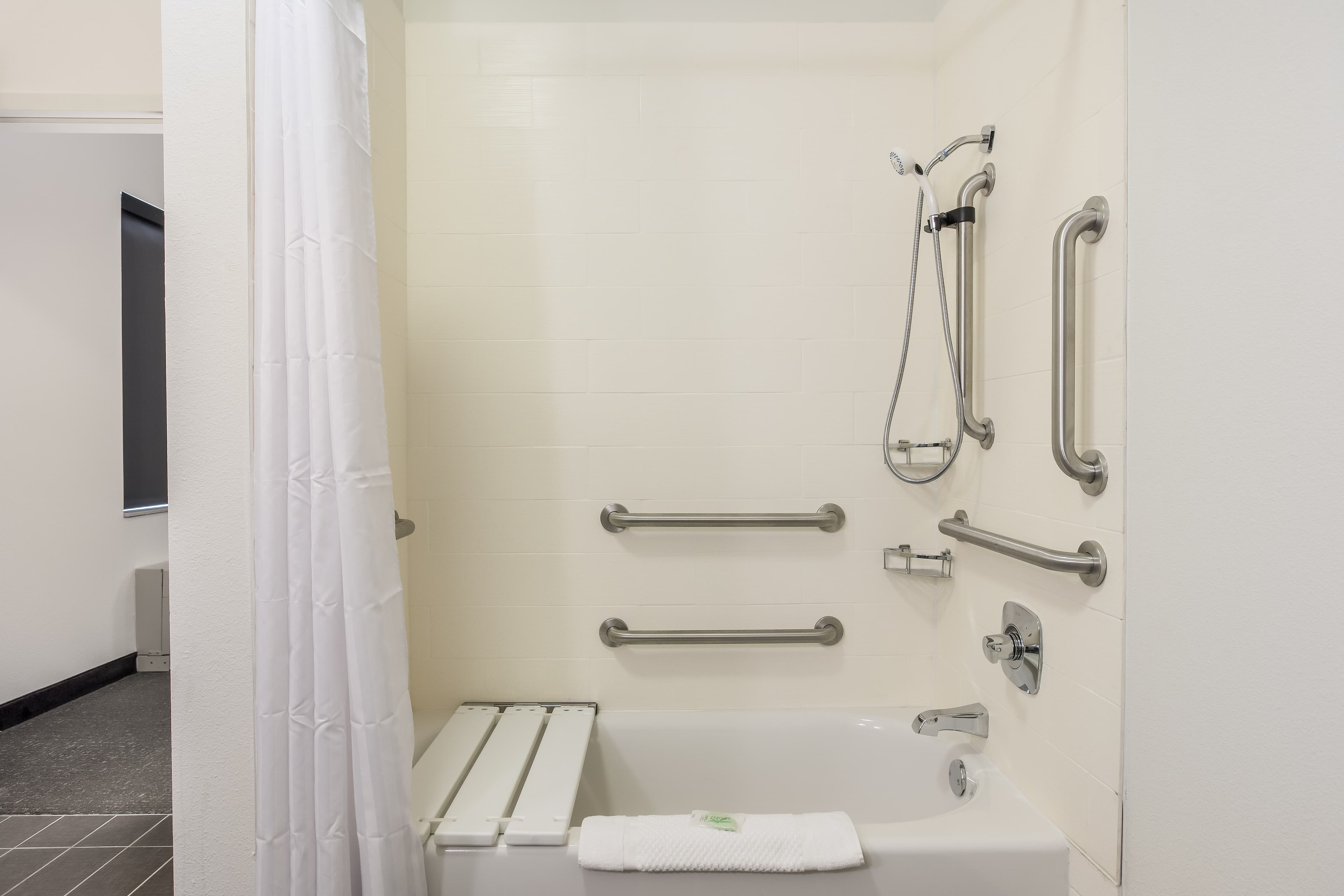 Sleep Inn & Suites Webb City — 13