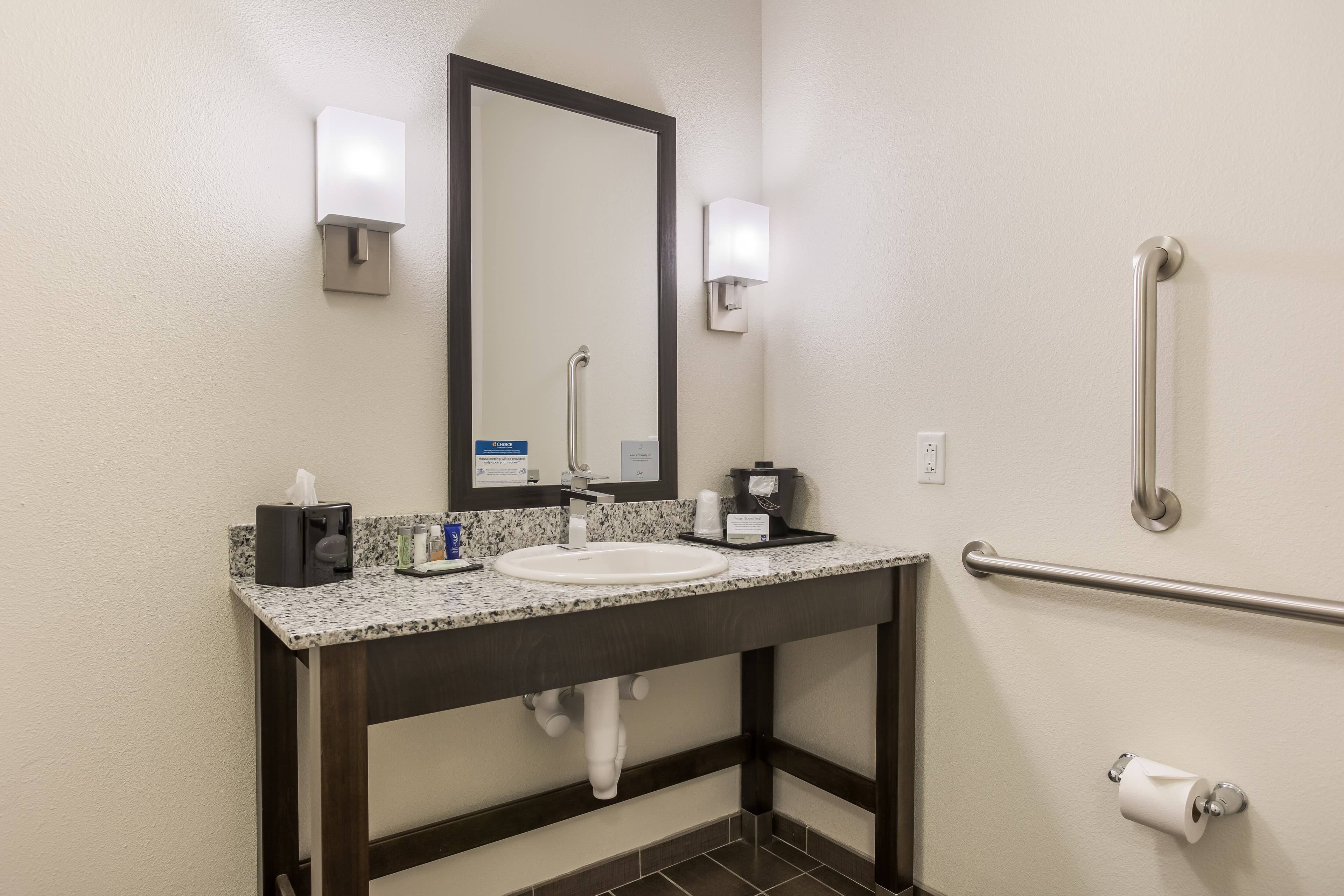 Sleep Inn & Suites Webb City — 15