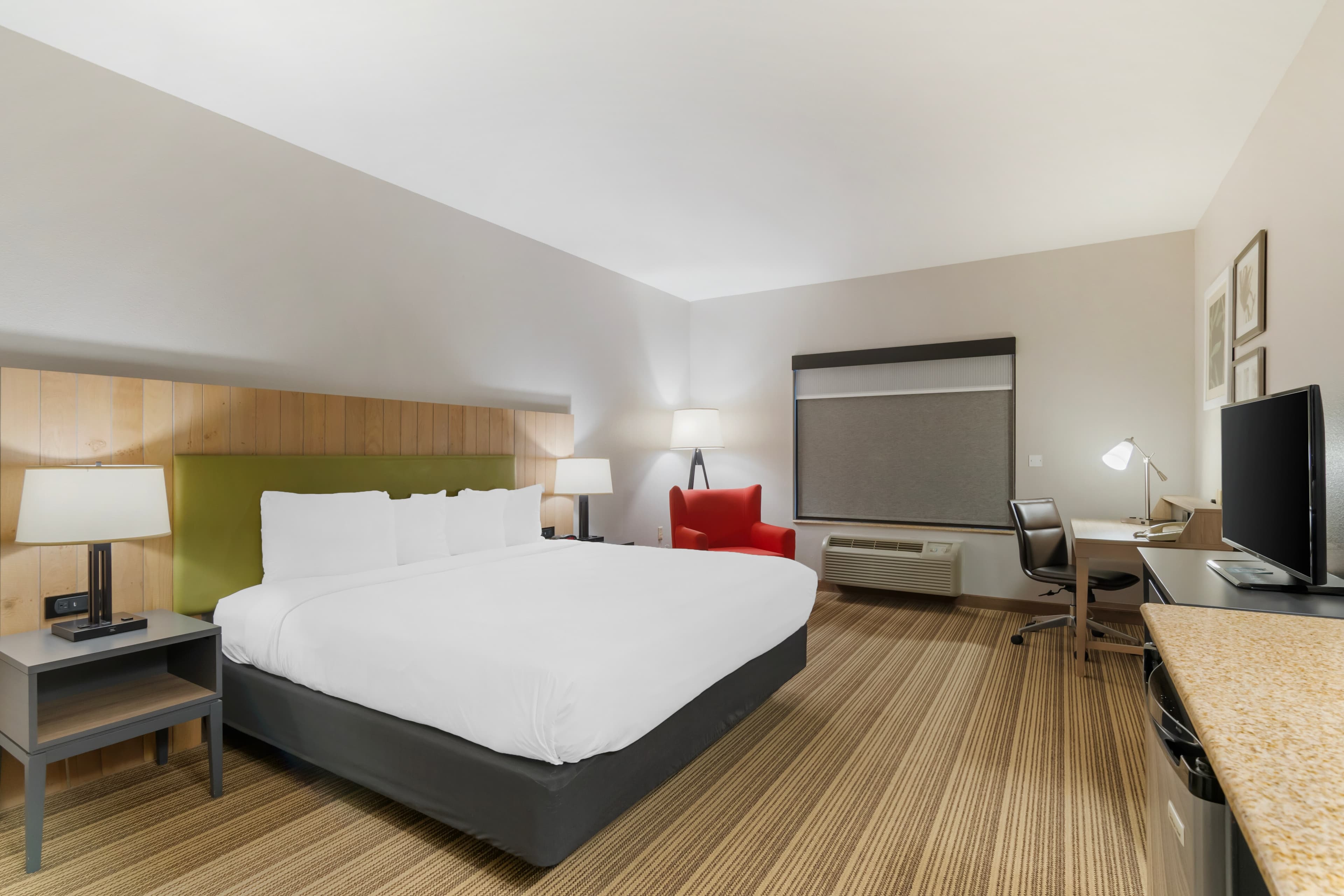Country Inn & Suites by Radisson, Columbia, MO - Image 2