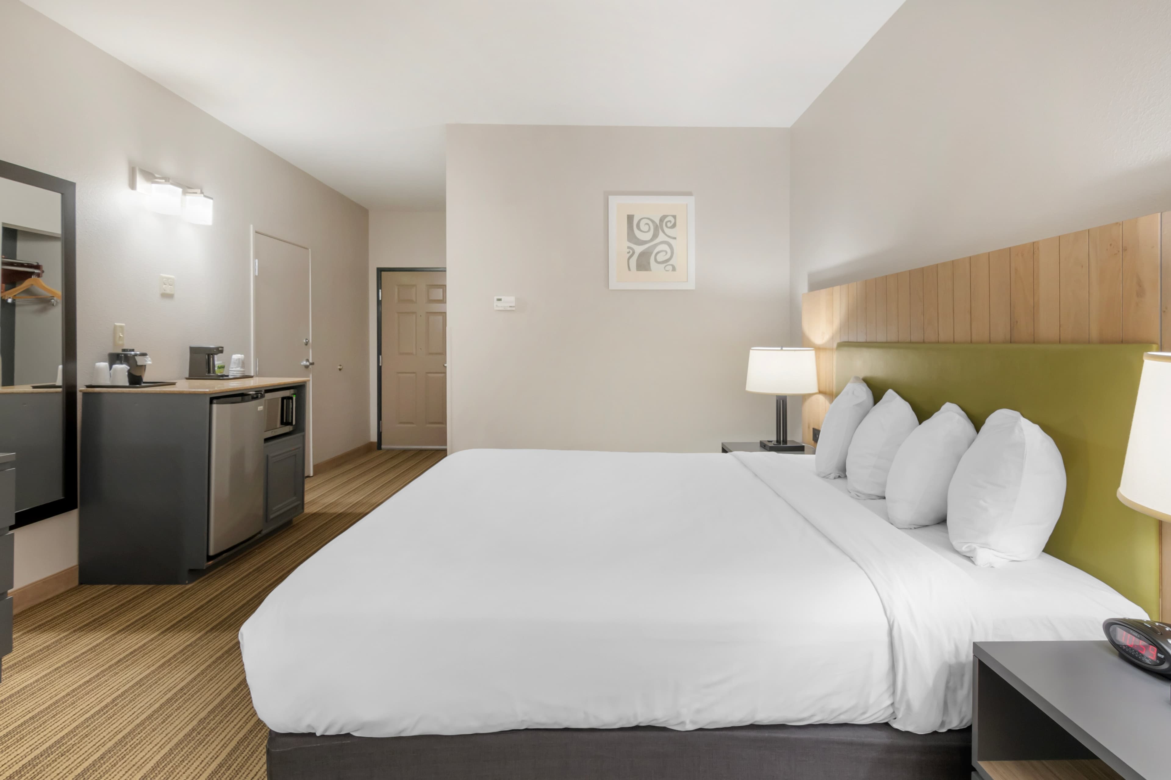 Country Inn & Suites by Radisson, Columbia, MO - Image 4