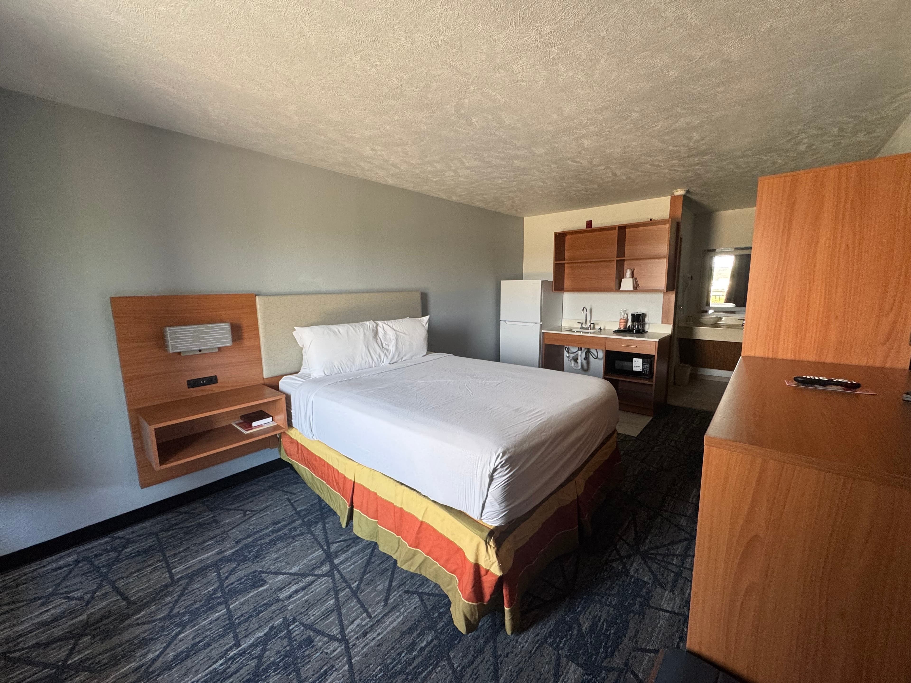 Suburban Studios Branson On The Strip — 19