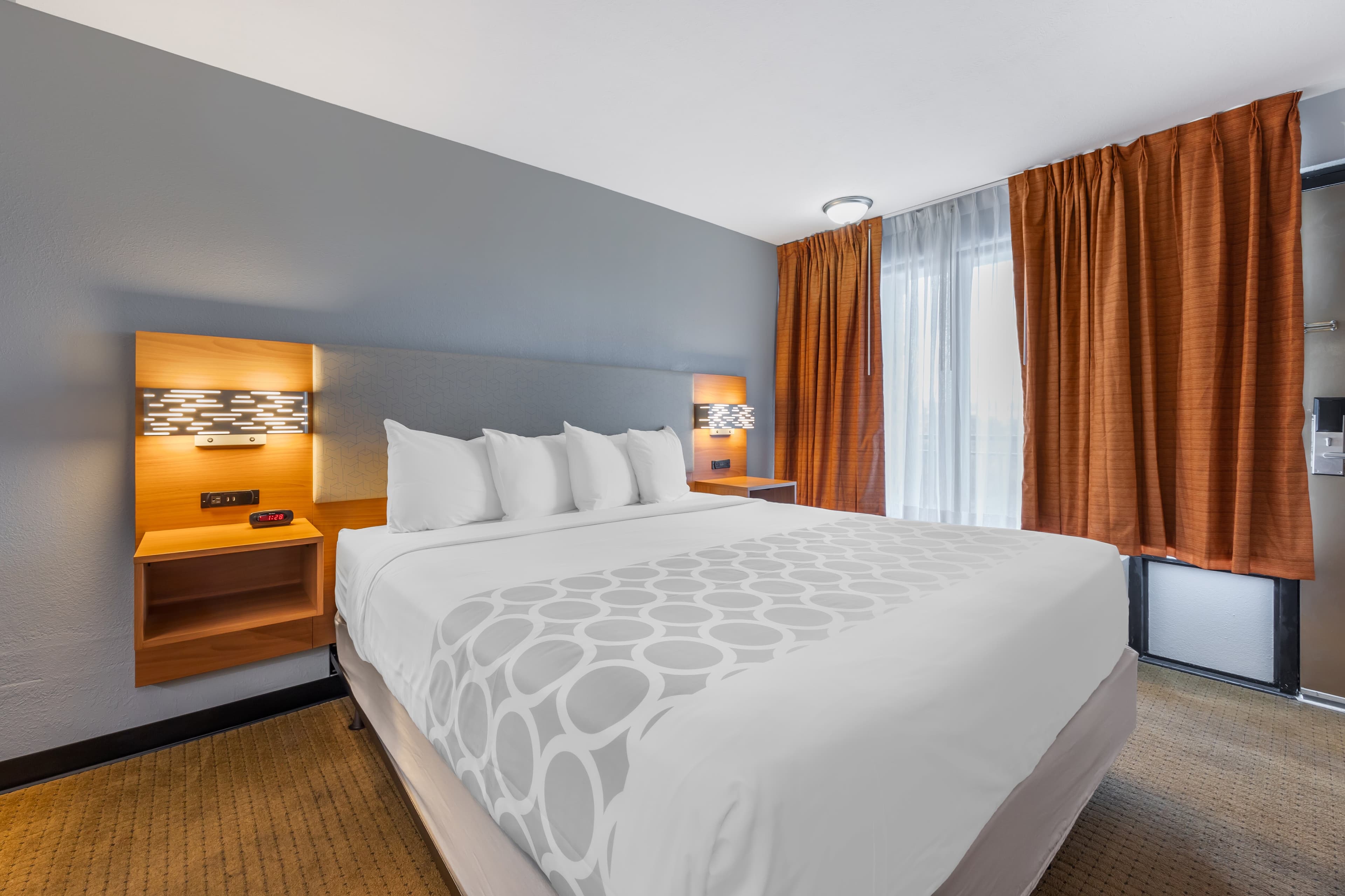 Suburban Studios Branson On The Strip - Image 4