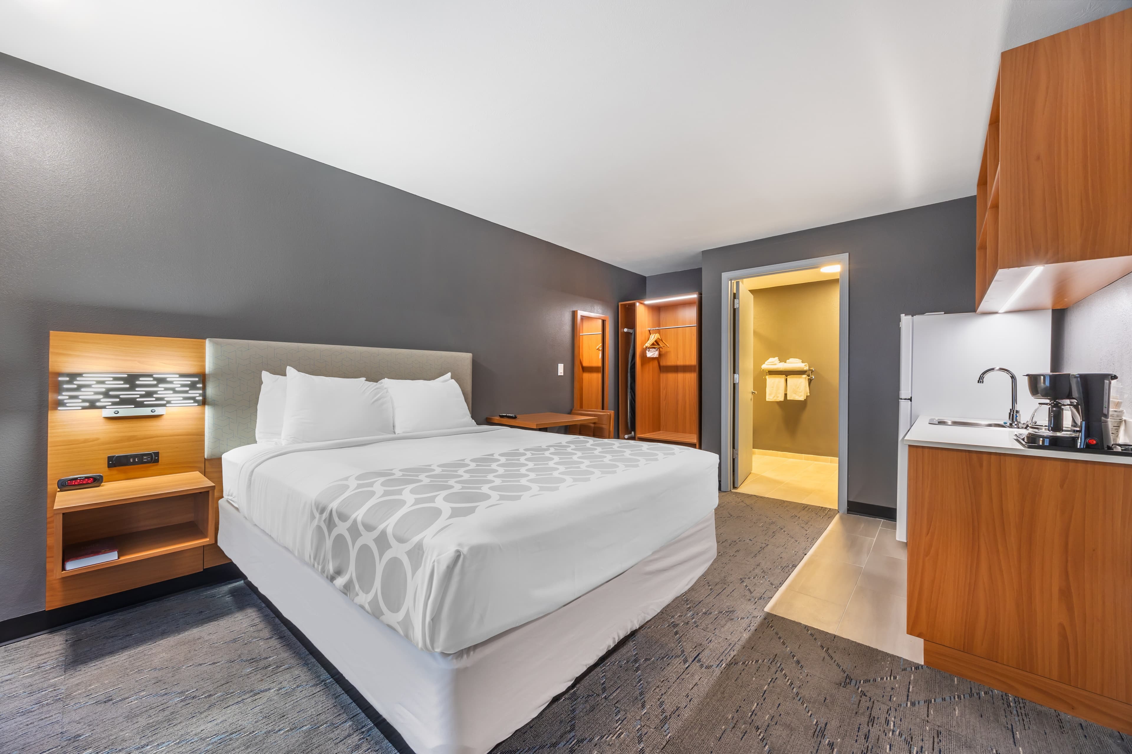 Suburban Studios Branson On The Strip — 10