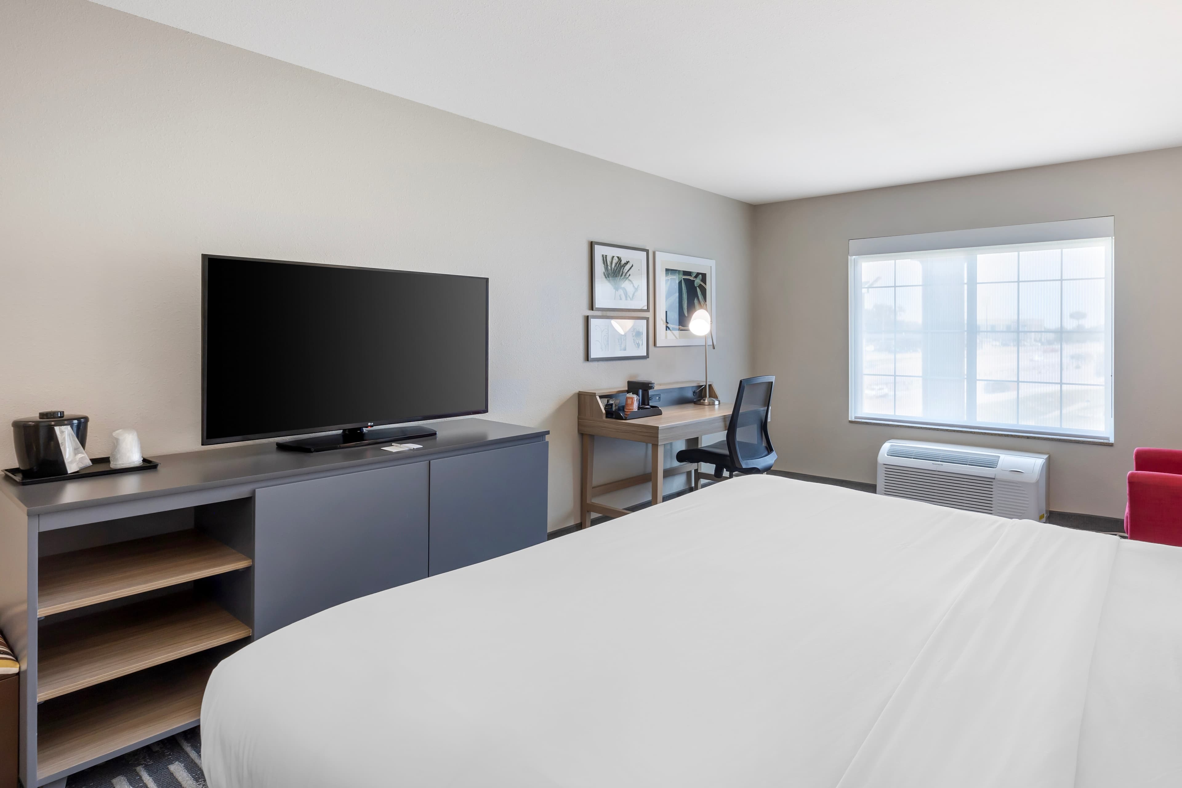Country Inn & Suites by Radisson, St. Peters, MO - Image 3