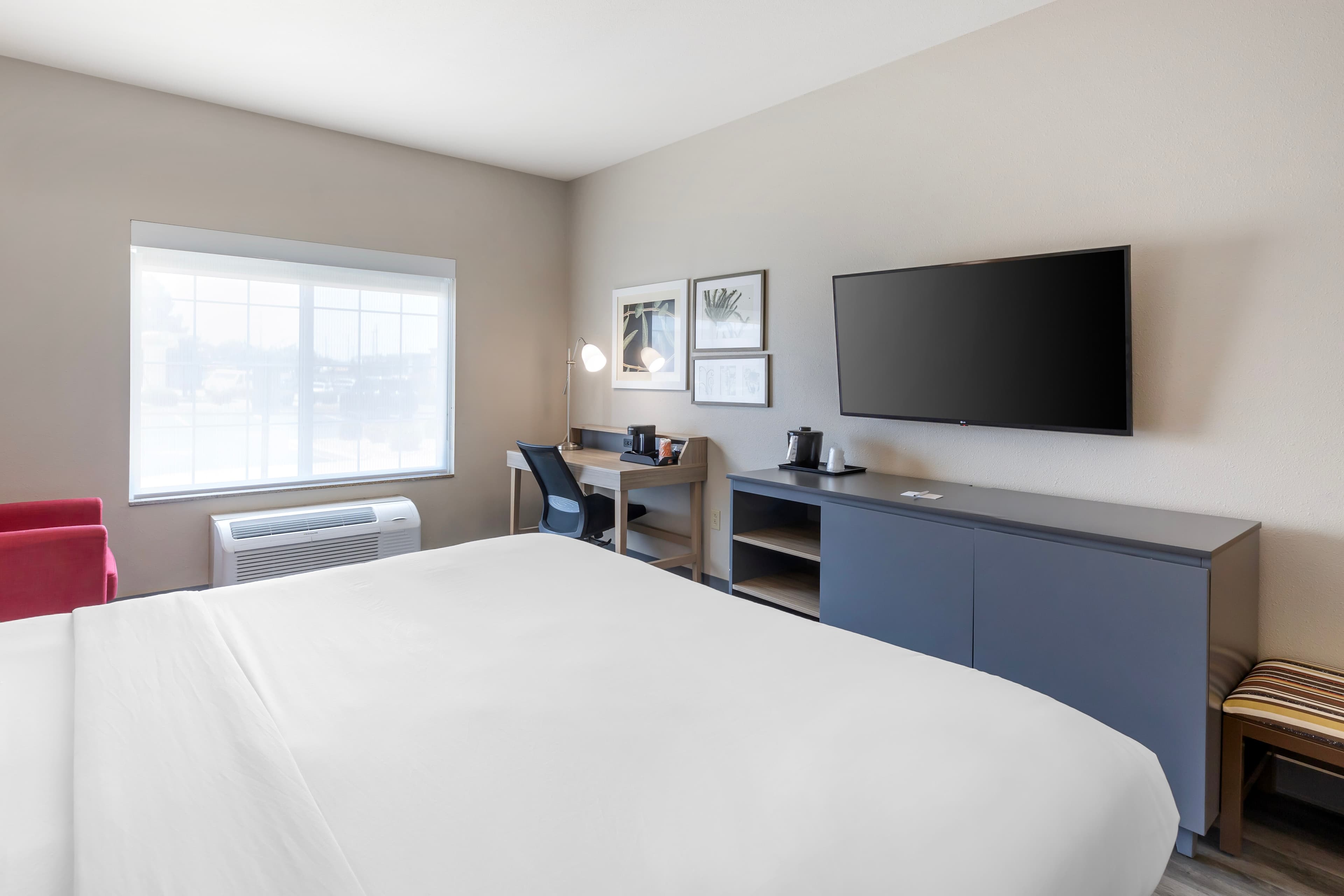Country Inn & Suites by Radisson, St. Peters, MO — 11