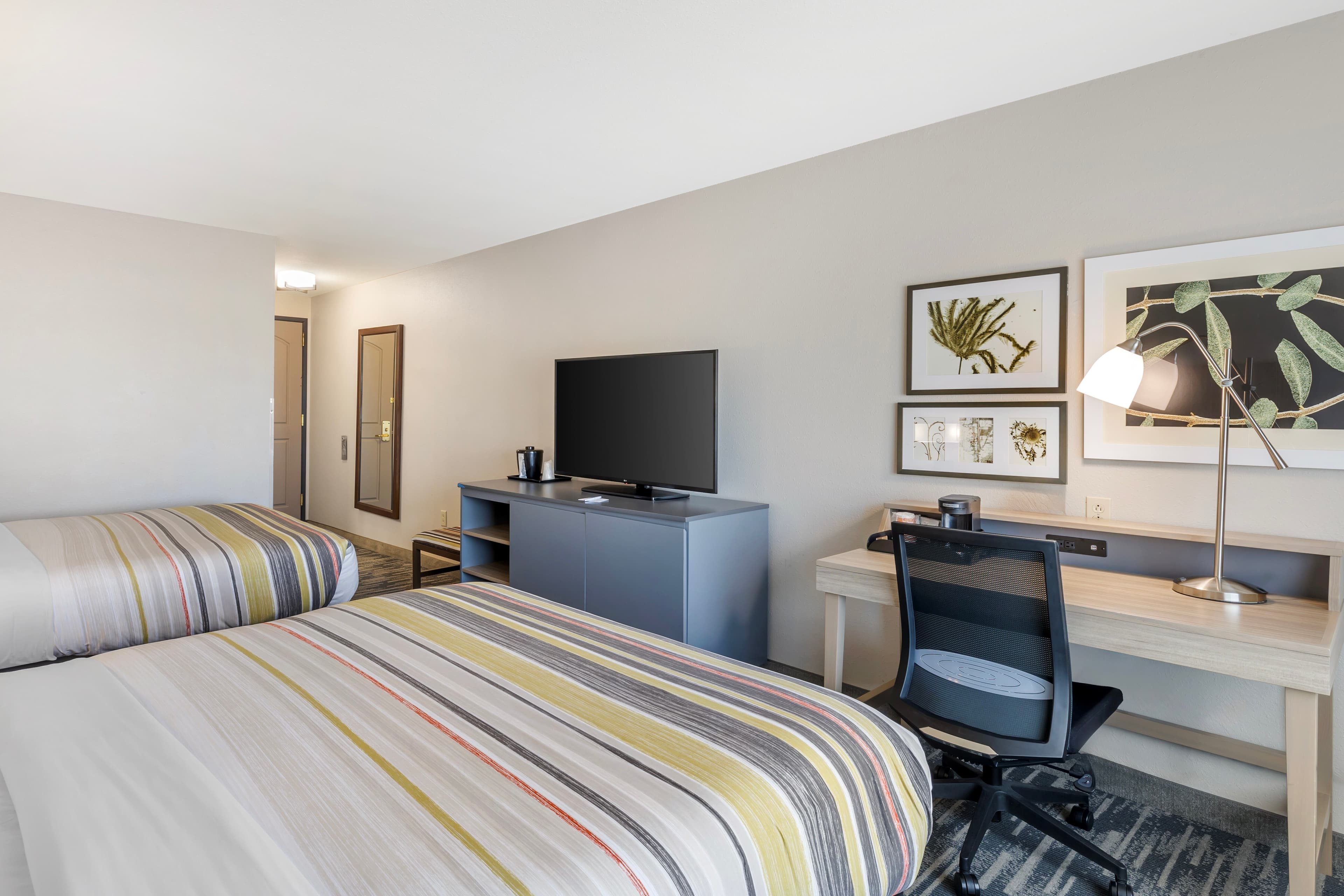 Country Inn & Suites by Radisson, St. Peters, MO — 27