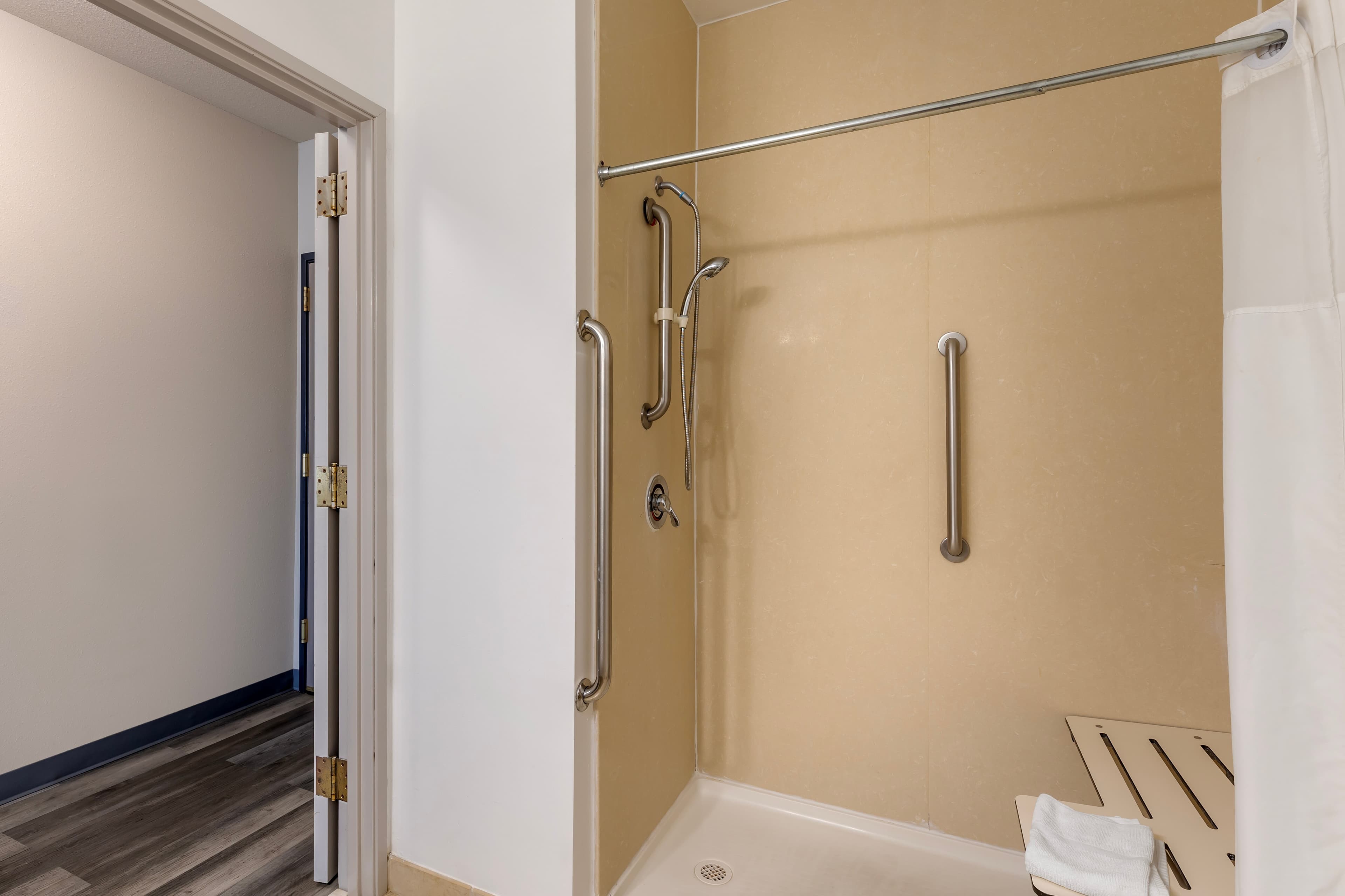 Country Inn & Suites by Radisson, St. Peters, MO — 13