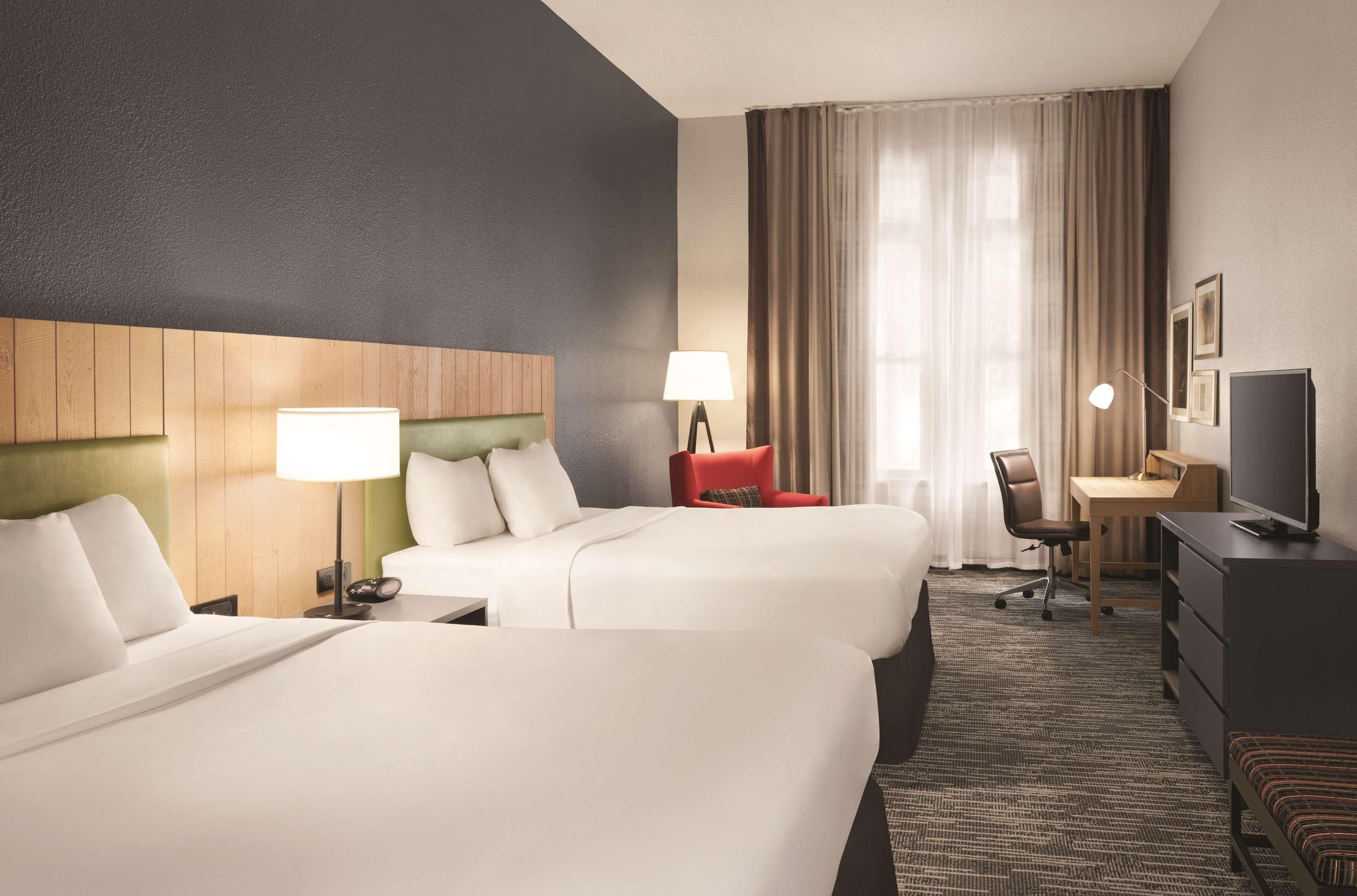 Country Inn & Suites by Radisson, St. Charles Historic District — 12