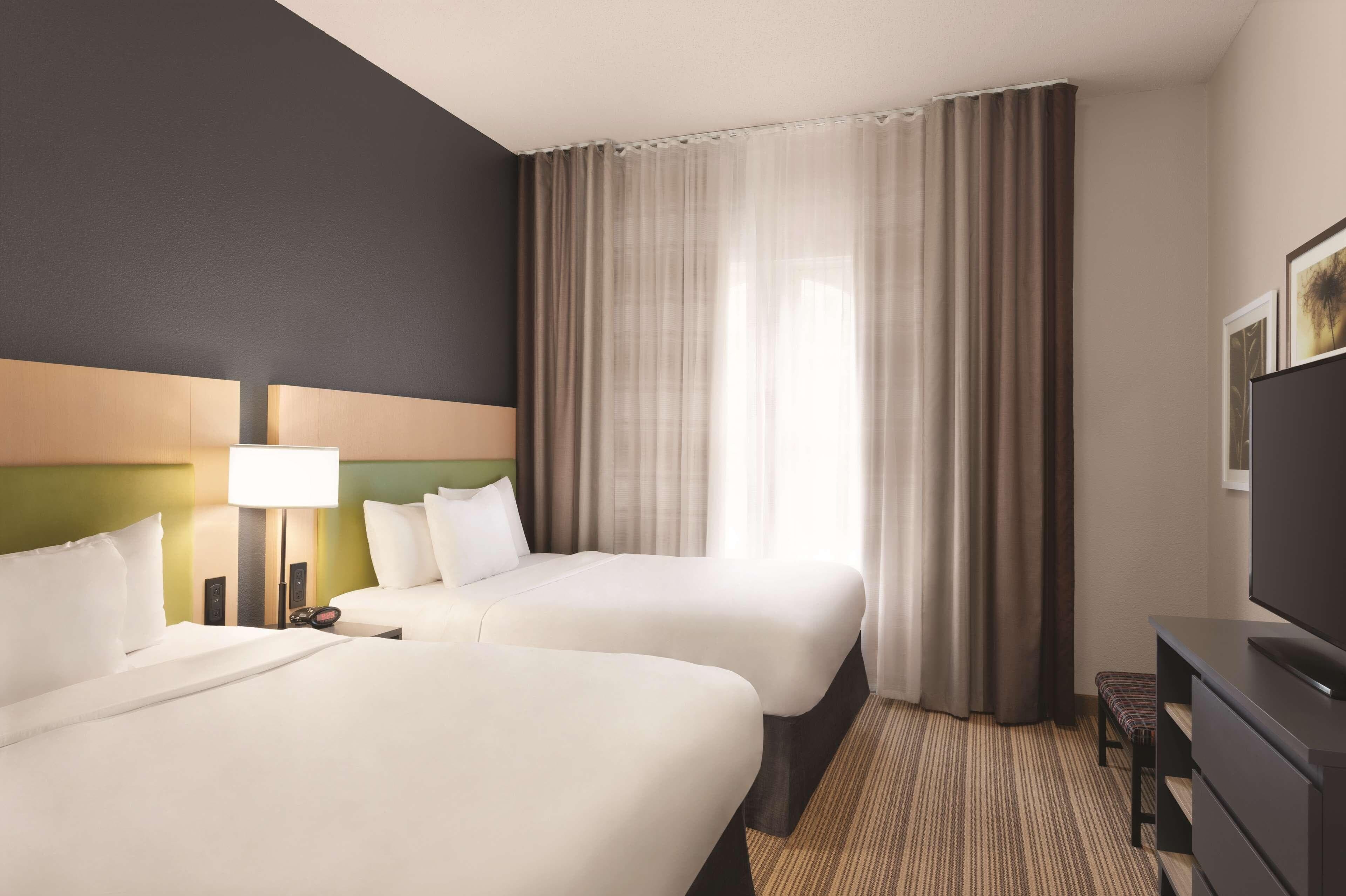 Country Inn & Suites by Radisson, St. Charles Historic District — 14