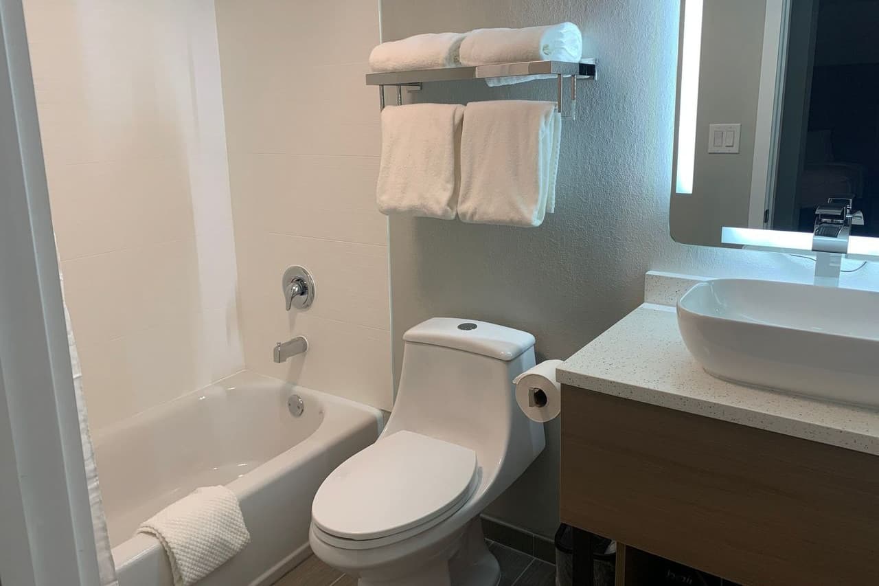MainStay Suites Springfield South - Battlefield Rd — 7