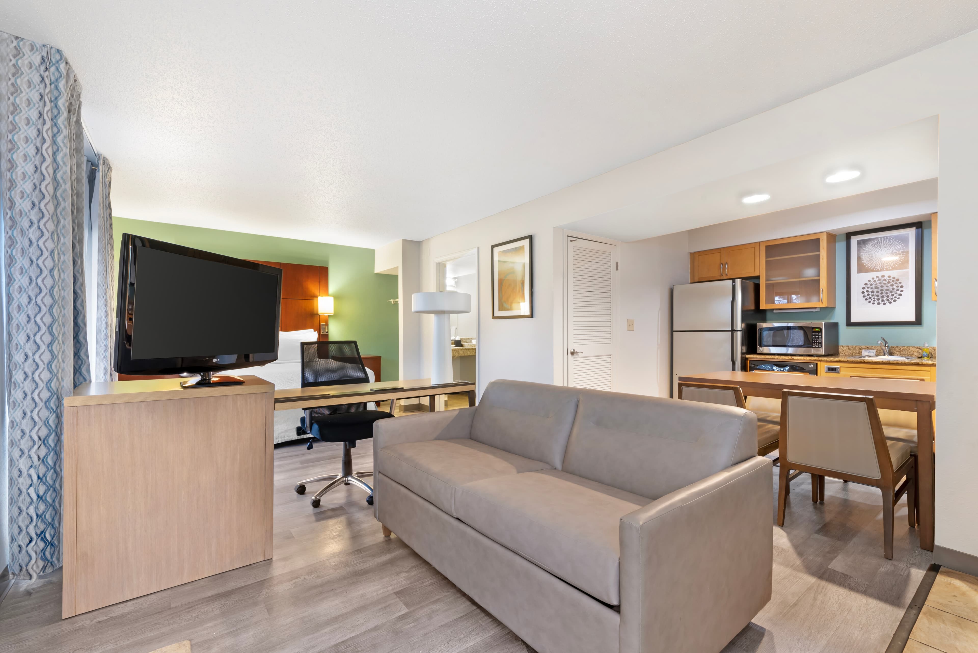 MainStay Suites St. Louis - Galleria — 6