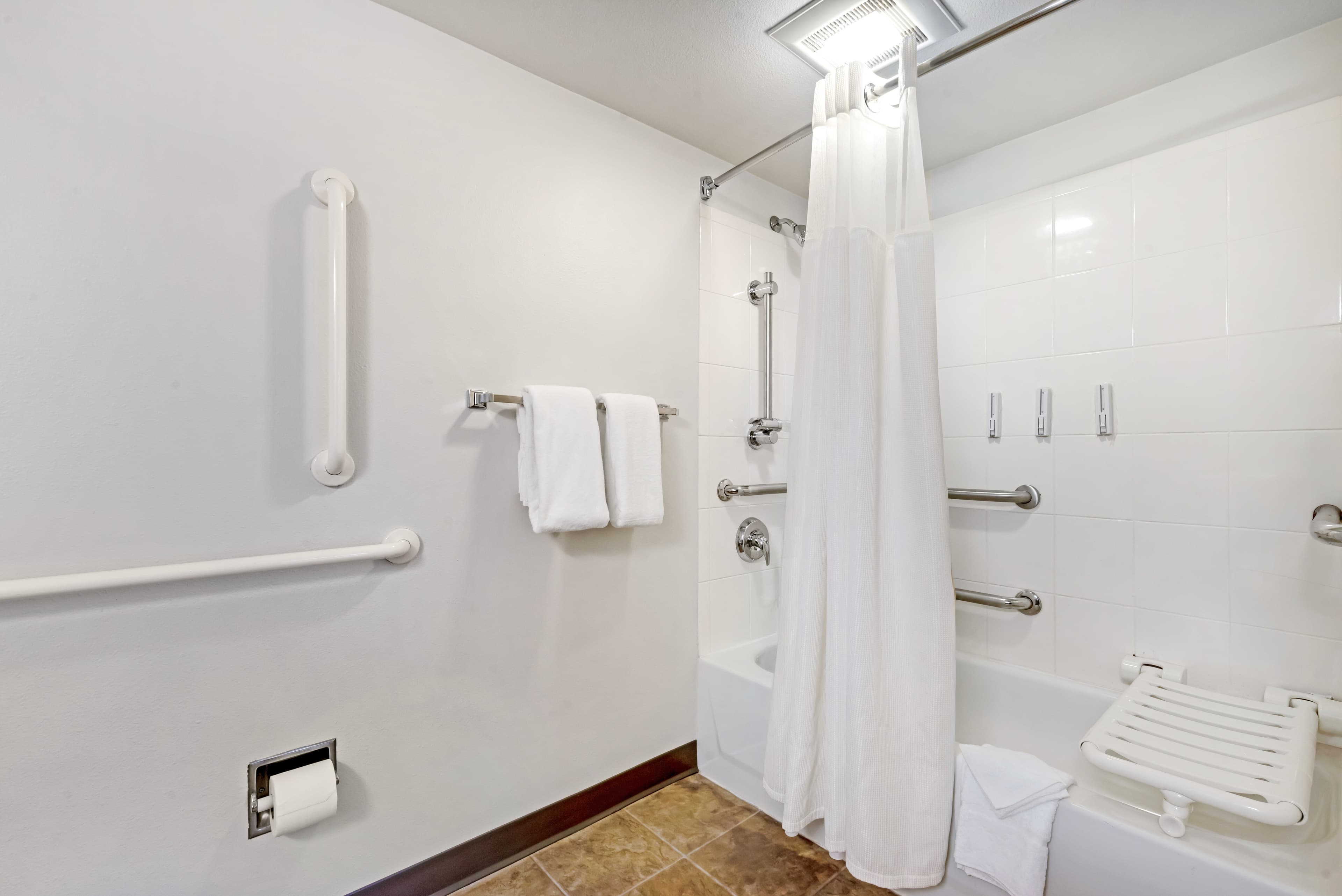 MainStay Suites St. Louis - Galleria — 7