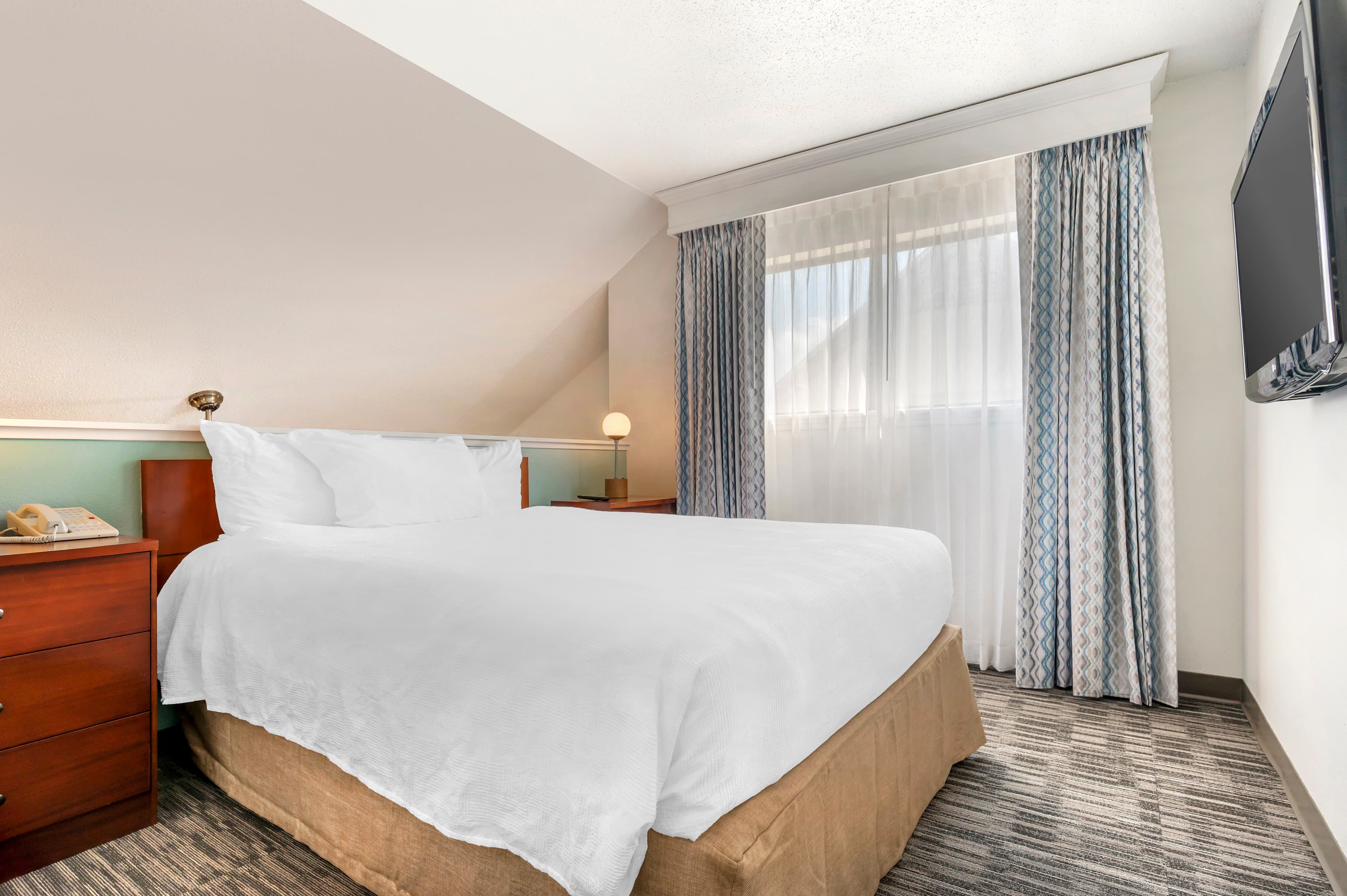 MainStay Suites St. Louis - Galleria — 33