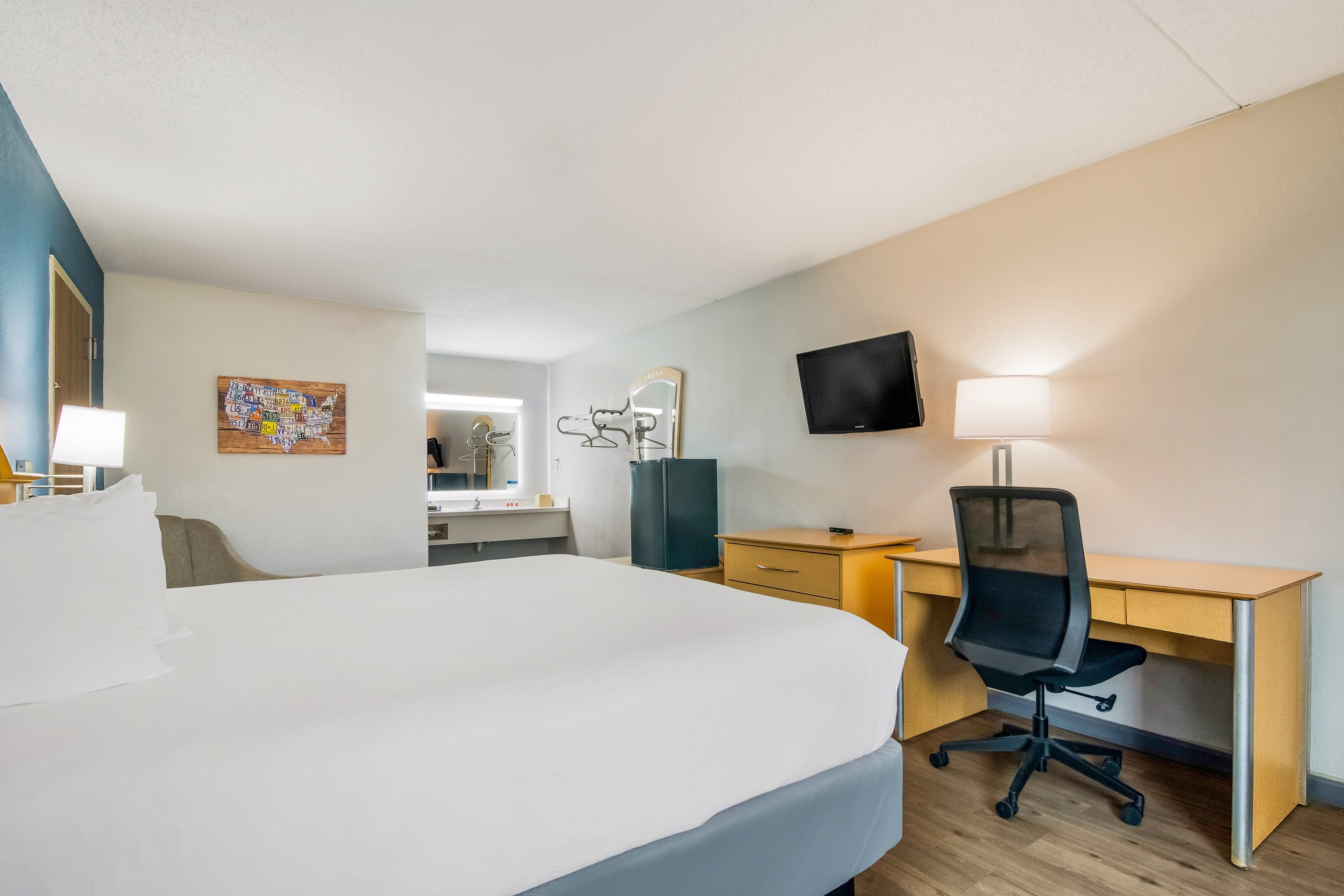 Econo Lodge Branson Theater District - Image 4