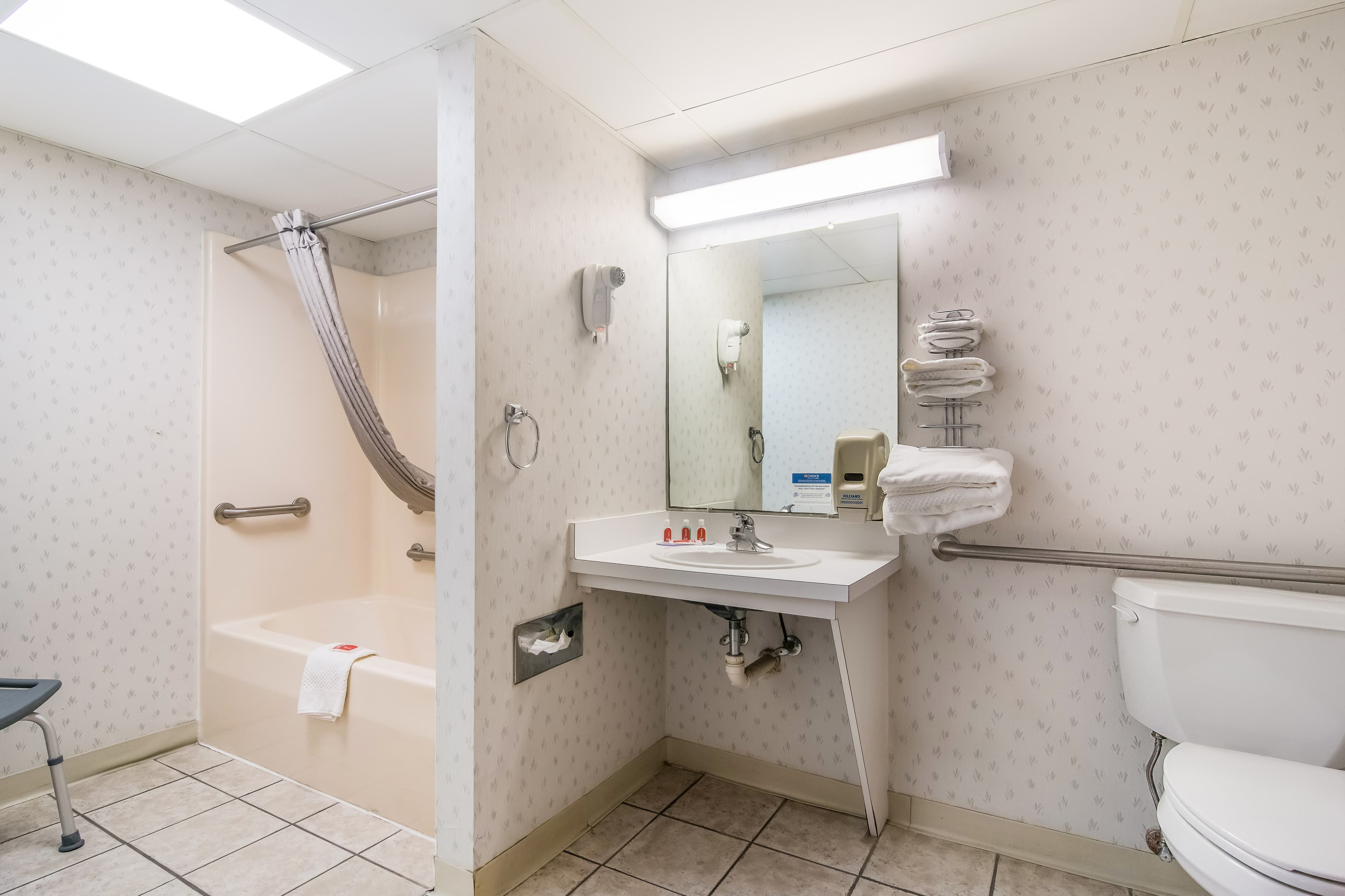 Econo Lodge Branson Theater District — 19