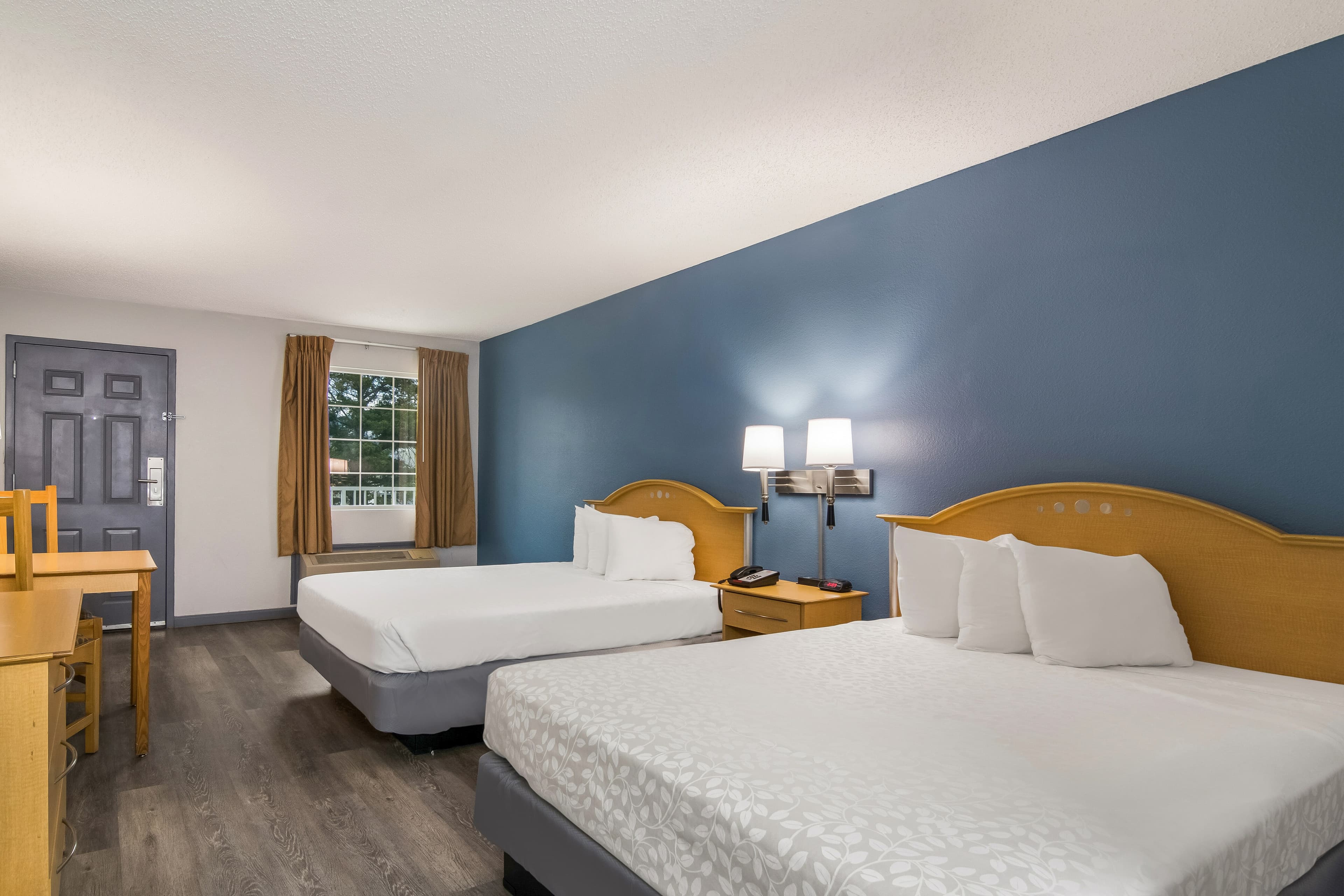 Econo Lodge Branson Theater District — 23