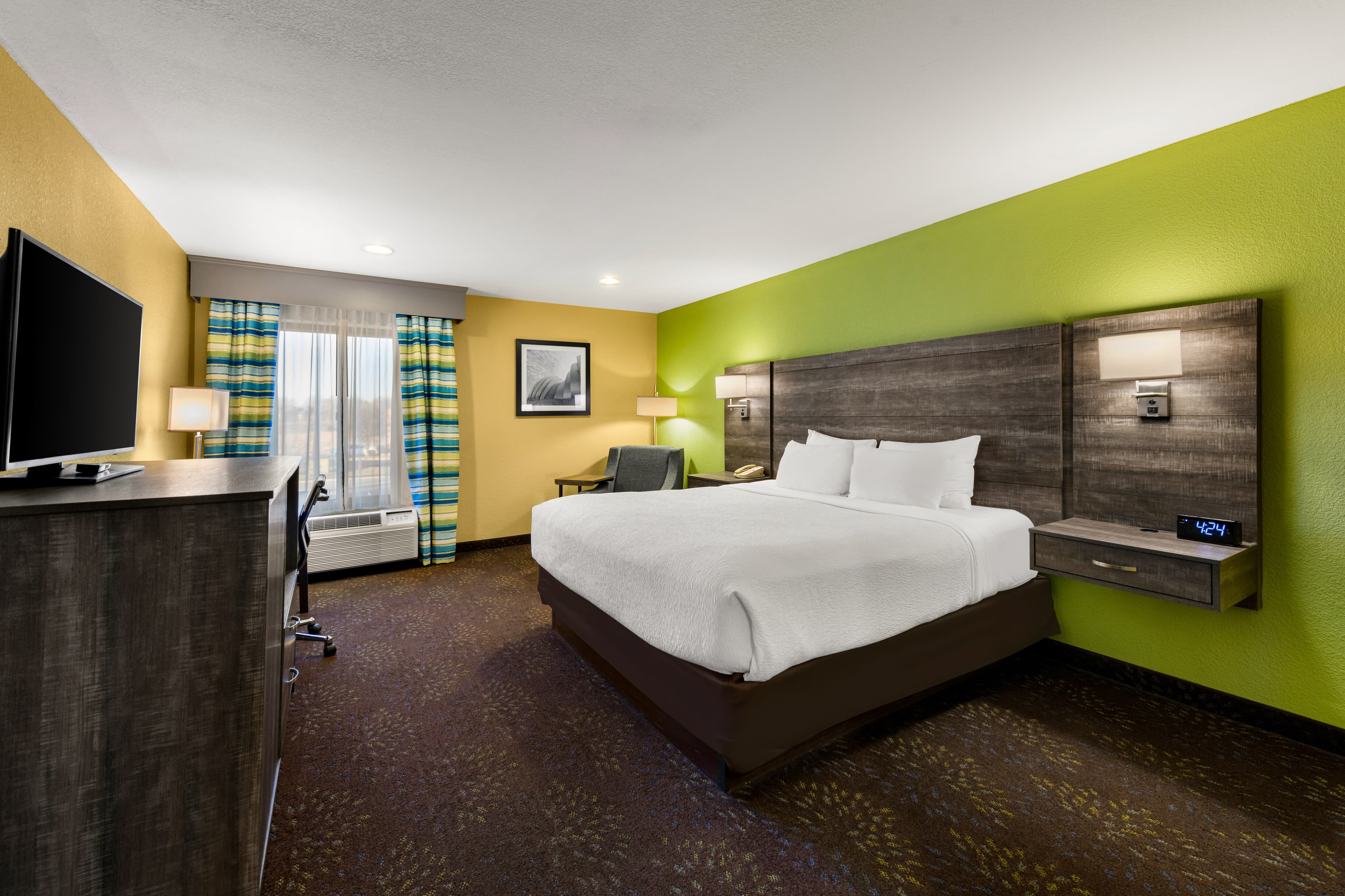 Quality Inn Warrensburg - Image 5