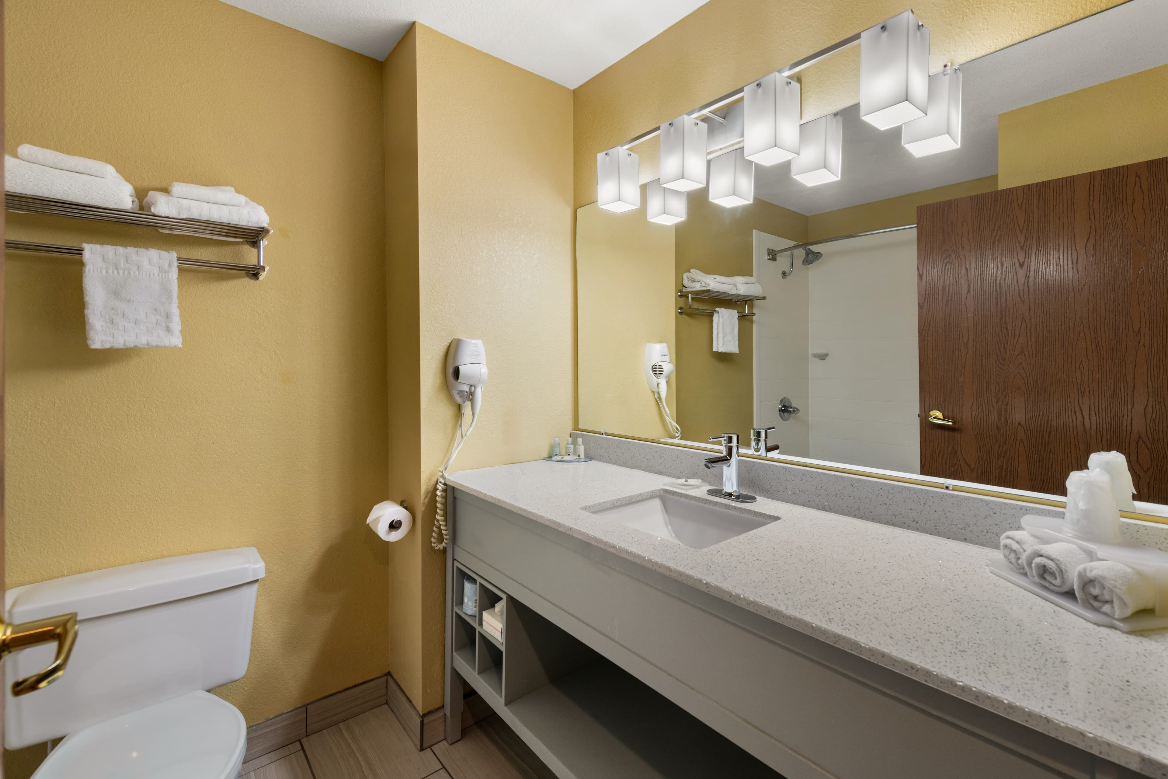Quality Inn Warrensburg — 6