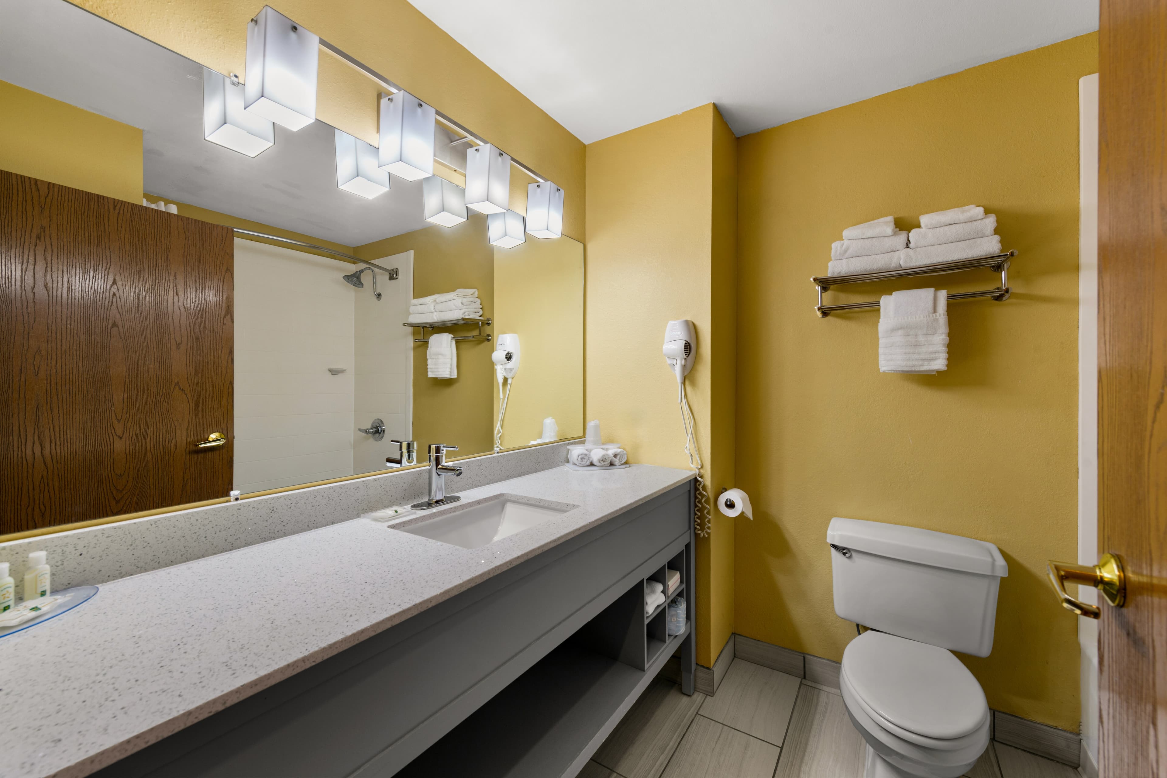 Quality Inn Warrensburg — 12